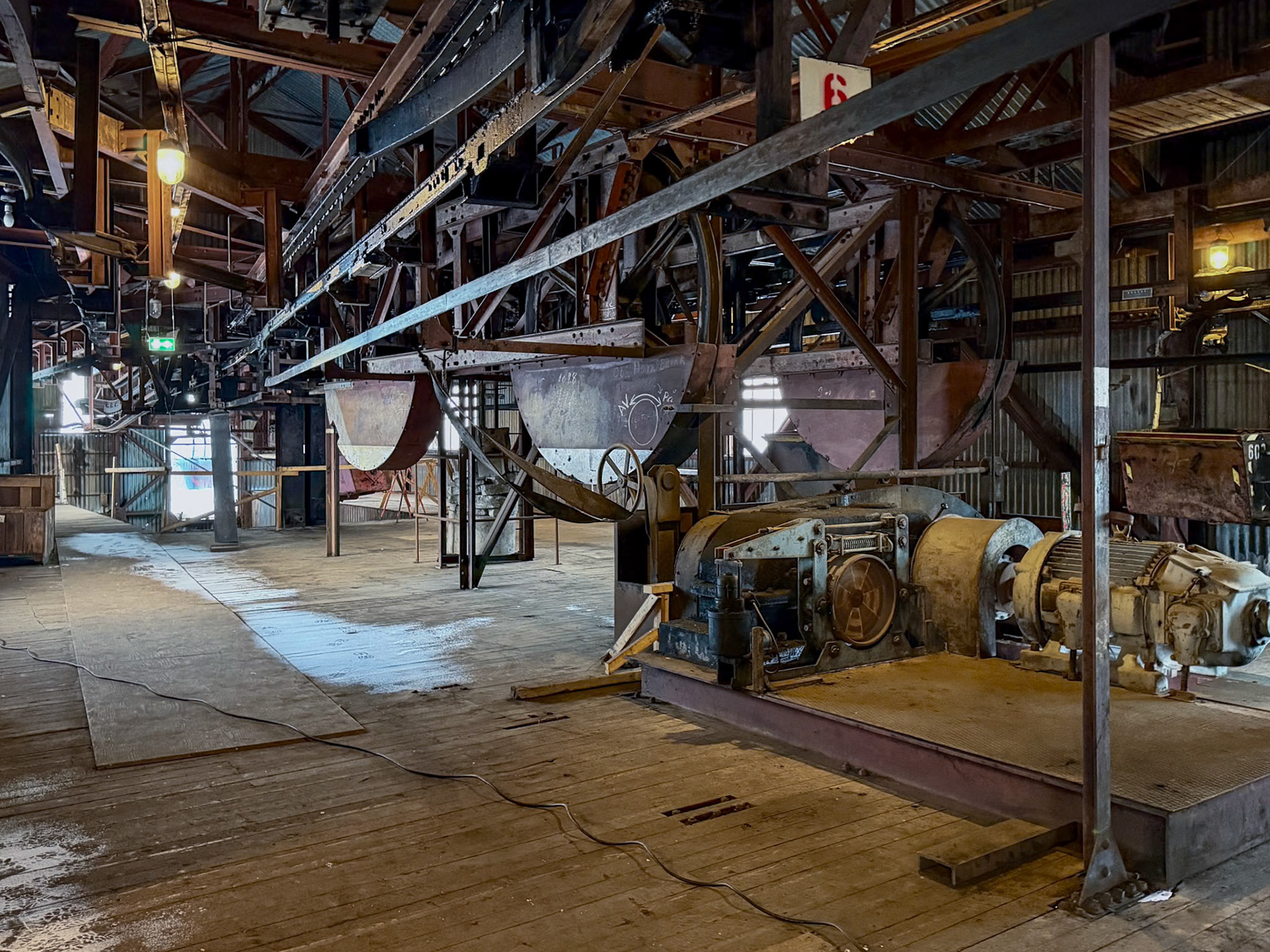 Cable Central - Longyearbyen