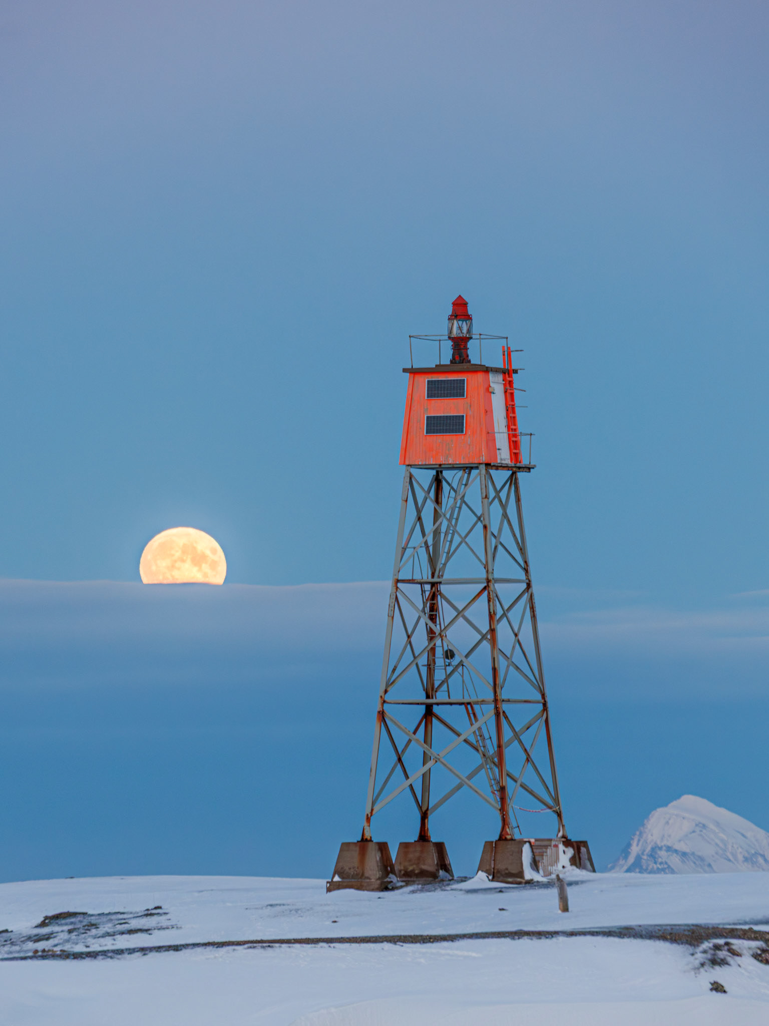 Isfjord Radio