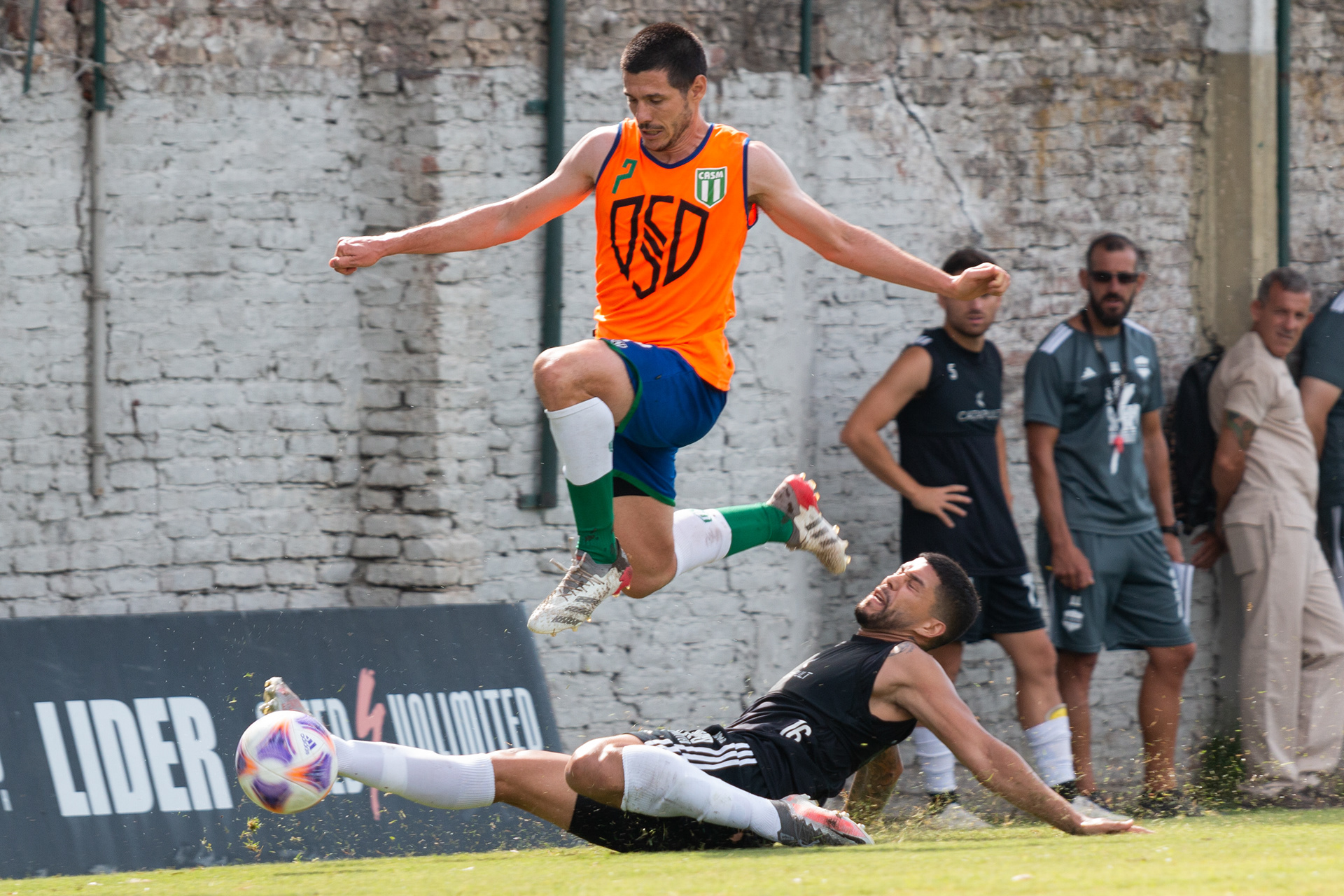 Amistoso entre Deportivo Riestra y San Miguel el 25 de enero de 2023 en Villa Luzuriaga, Buenos Aires, Argentina.