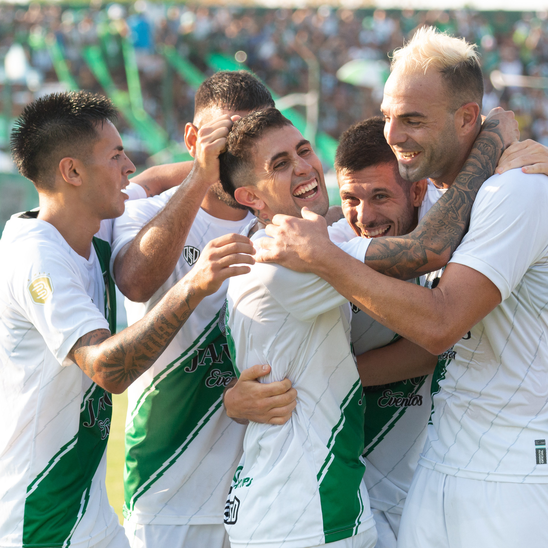 Federico Sena, Rodrigo Diaz, David Muller, Jorge Ferrero y Lucas Scarnato (izq a der) festejan el gol de San Miguel frente a Acassuso en la fecha 4 del torneo apertura 2023 de la Primera B. El 4 de marzo de 2023 en el Estadio Malvinas Argentinas de Los Polvorines, Buenos Aires, Argentina..