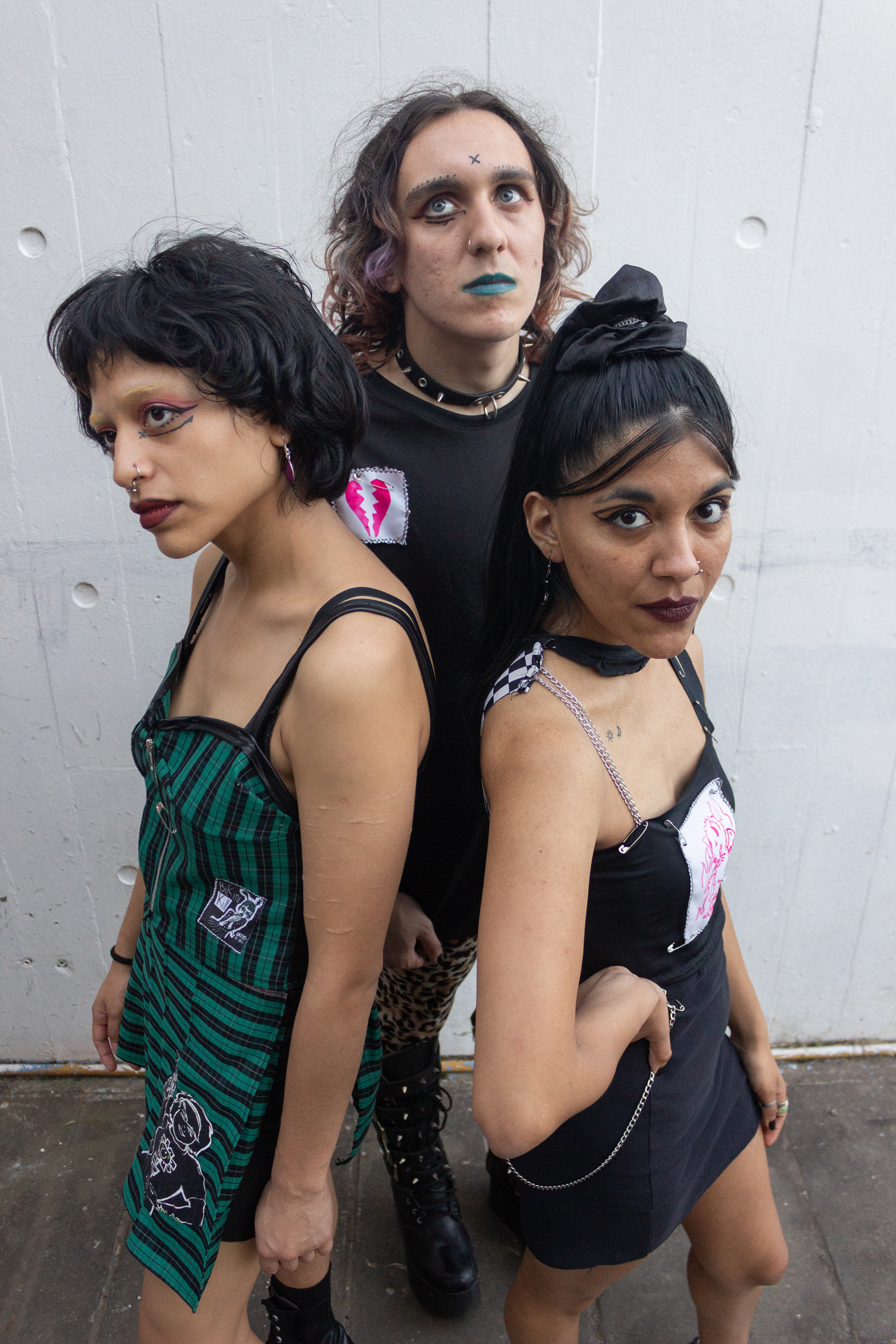 Producción para Venus Diabla Clothing. Modelxs: Martín, Denise y Sol