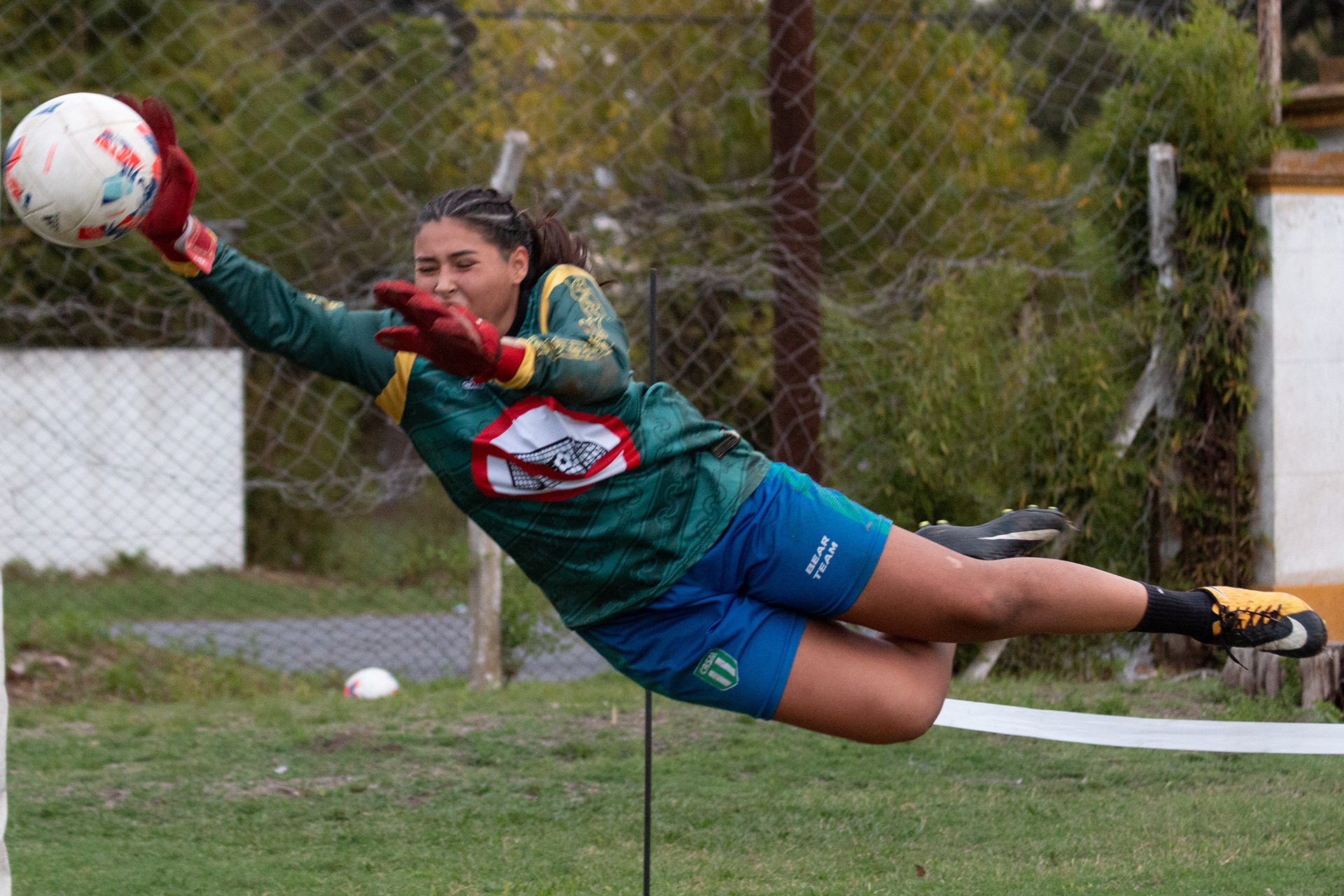 Entrenamiento de la primera división del femenino de San Miguel en el Club Los Cedros de Los Polvorines, Buenos Aires, Argentina el 12 de abril de 2023