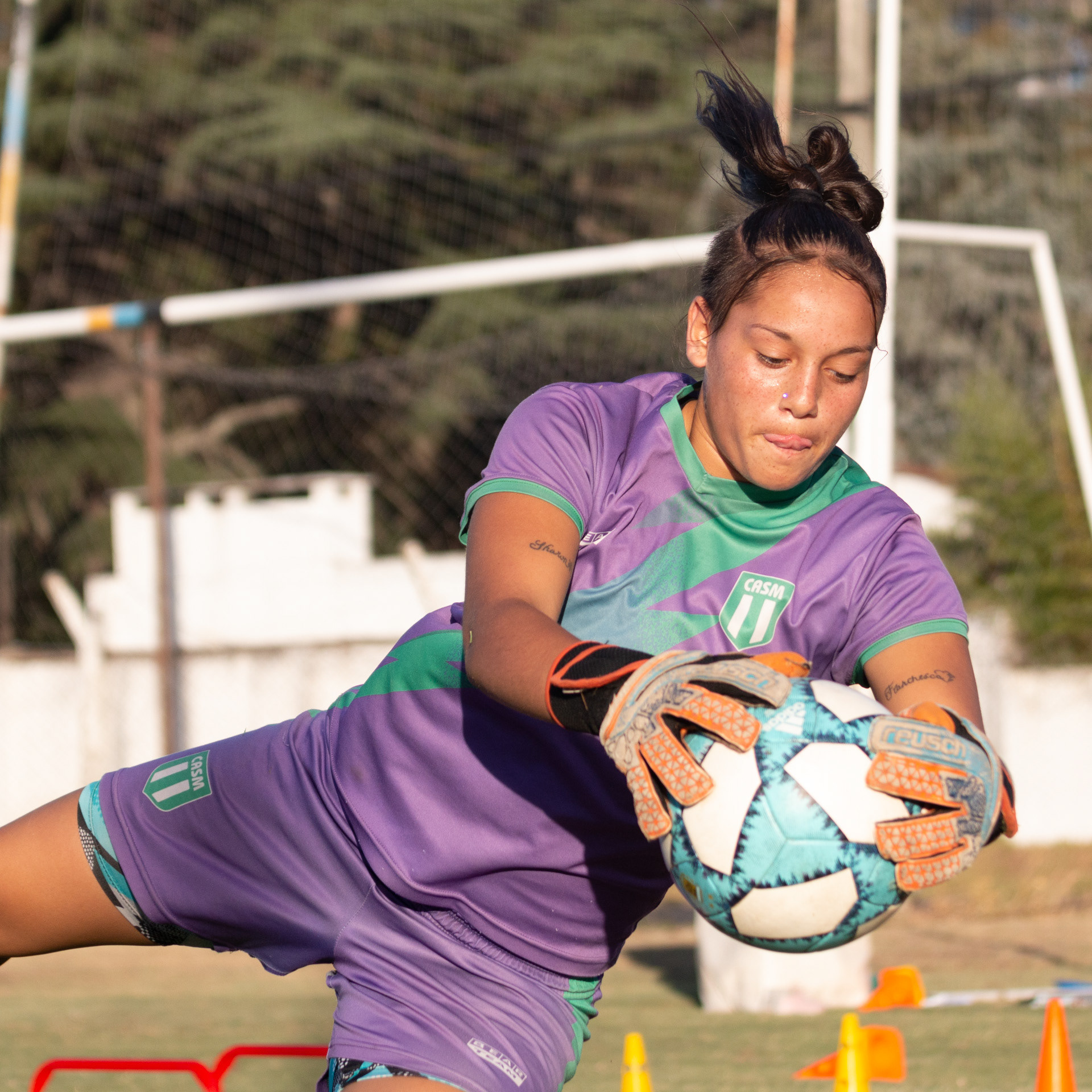 Entrenamiento de la primera división del femenino de San Miguel en el Club Los Cedros de Los Polvorines, Buenos Aires, Argentina el 6 de marzo de 2023