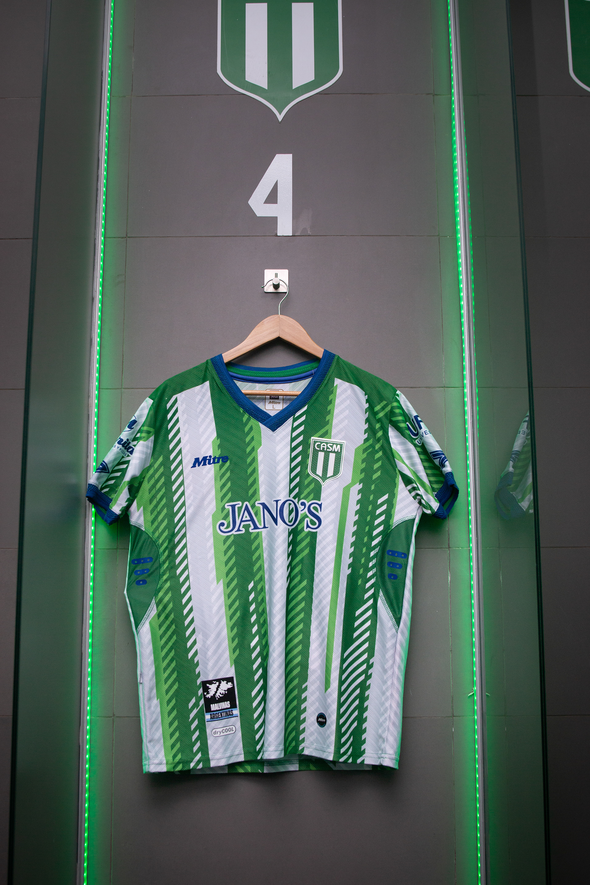 Presentación de la nueva camiseta de San Miguel x Mitre 2026