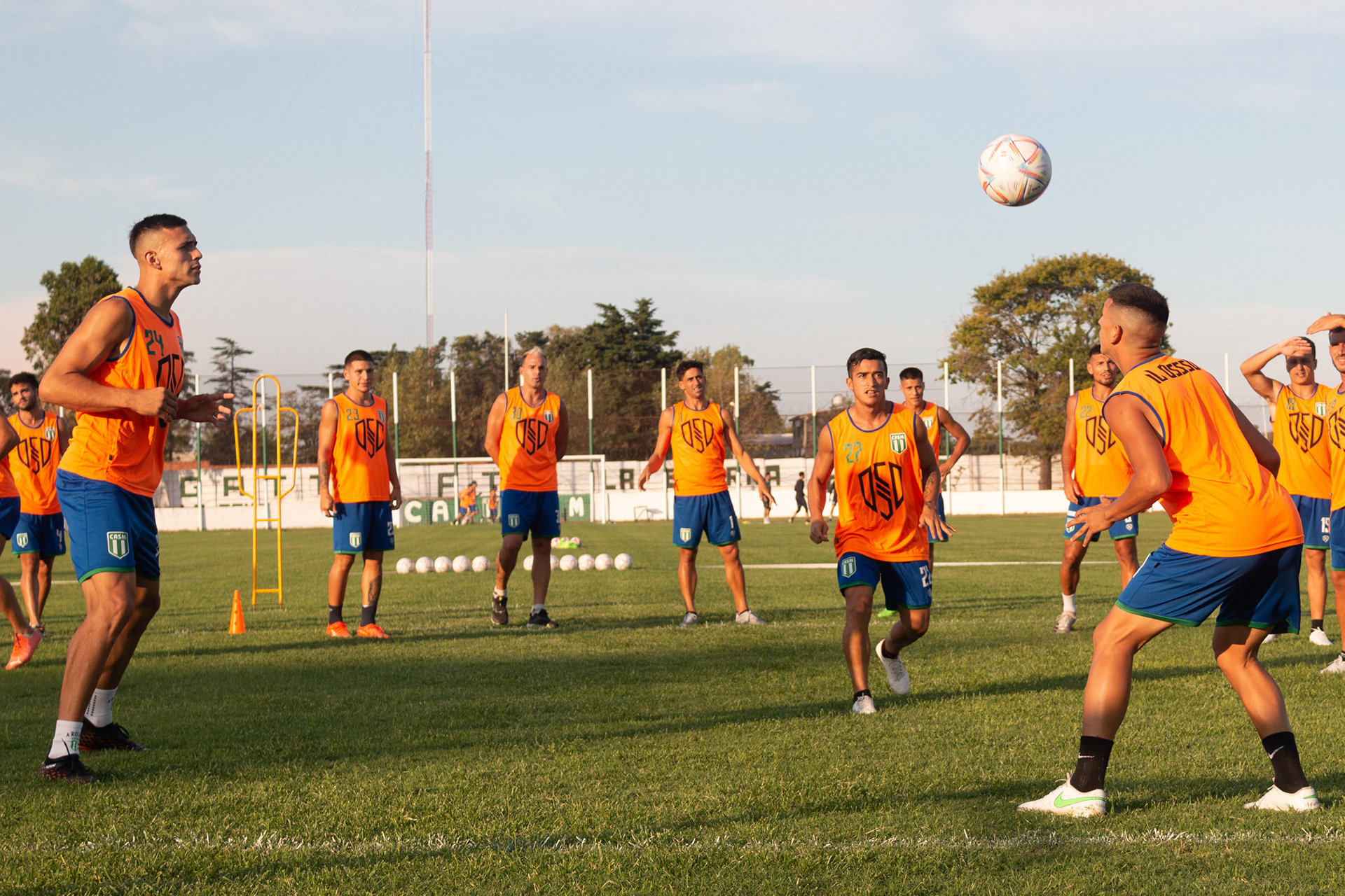 Entrenamiento de la primera división del masculino de San Miguel en el Estadio Malvinas Argentinas de Los Polvorines, Buenos Aires, Argentina, el 3 de marzo de 2023