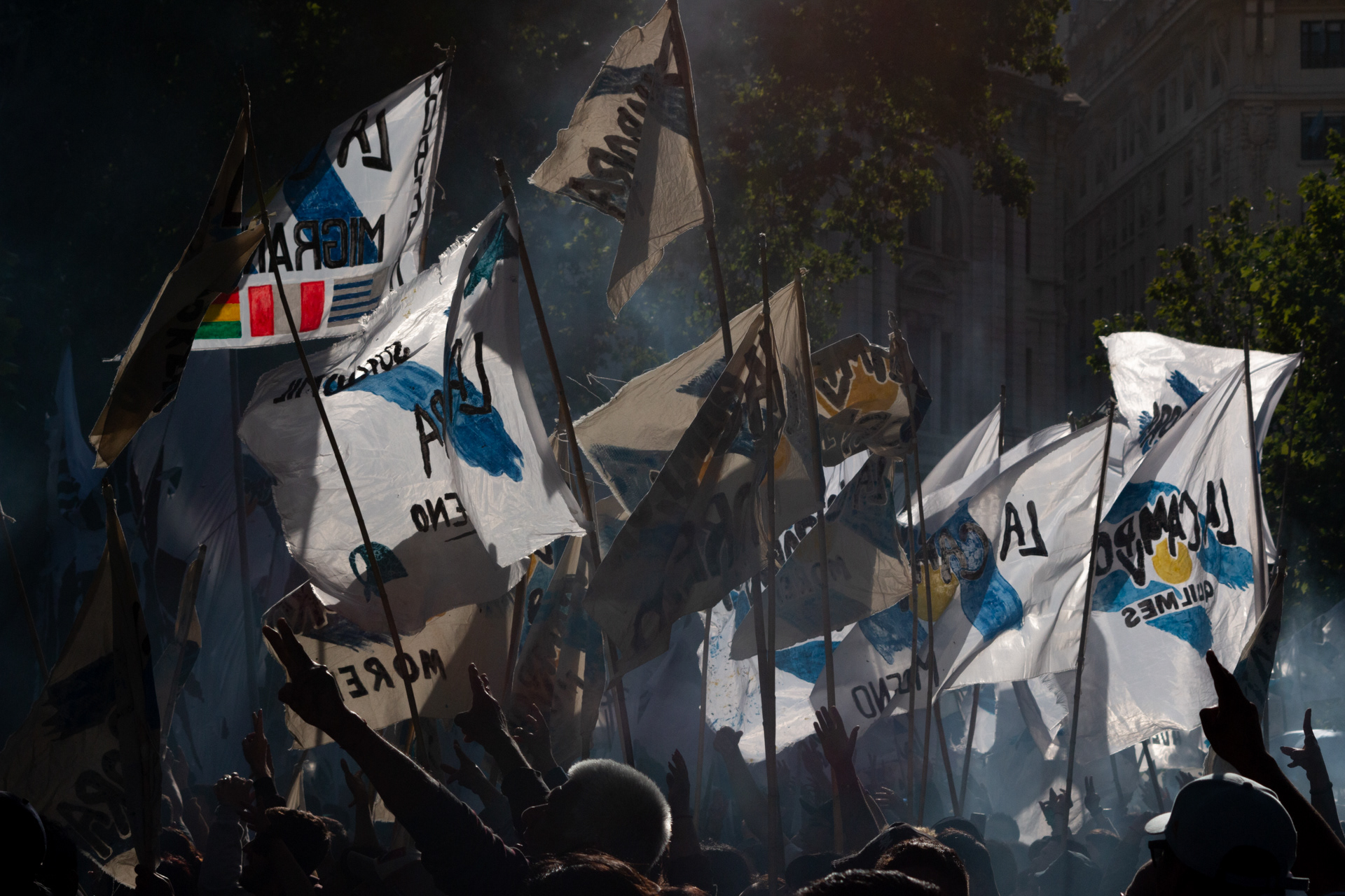 Marcha por el Día de la Lealtad bajo el lema de "Unidad nacional por la soberanía con justicia social" en Plaza de Mayo, Buenos Aires, Argentina el 17 de octubre de 2022. El acto fue convocado por más de 100 organizaciones entre ellas CTA, La Cámpora y el sindical Pablo Moyano. Mientras tanto, se realizaron otros actos en la ciudad por sepado, como de la CGT en Obras Sanitarias y Movimiento Evita en La Matanza. El Presidente Alberto Fernández no asistió a ninguna de ellas.
