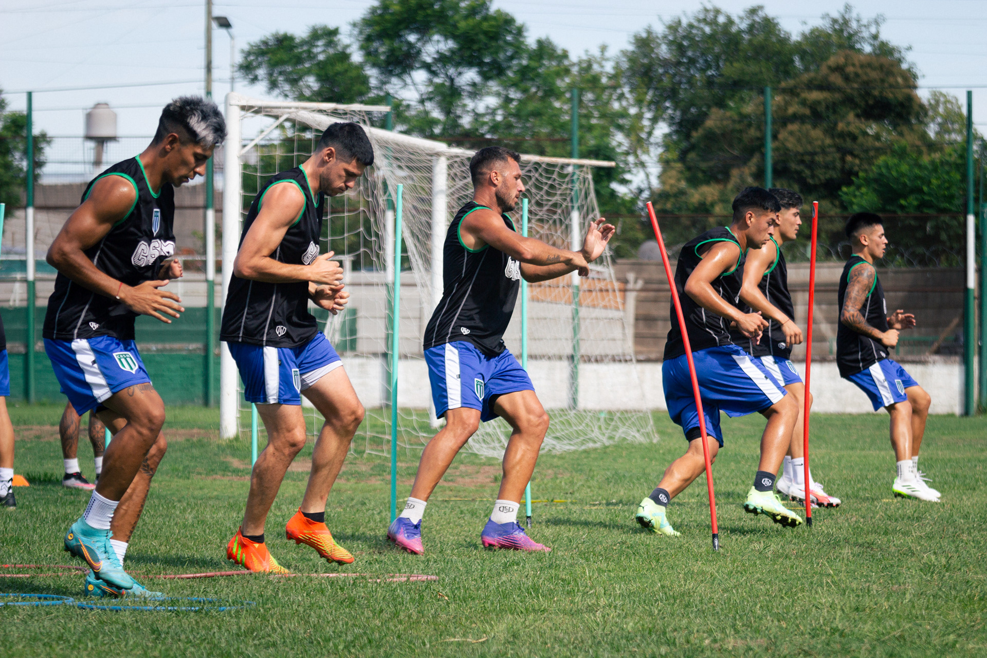 Entrenamiento de la primera división del masculino de San Miguel en el Estadio Malvinas Argentinas de Los Polvorines, Buenos Aires, Argentina, el 5 de enero de 2024