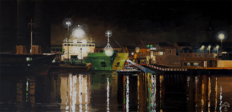 Réf. H-15.059 - Caboteur et vedette de pilotage-remorquage se présentant au sas dans le port des Sables d'Olonne. Huile sur toile 60x30 cm - Col. Particulière