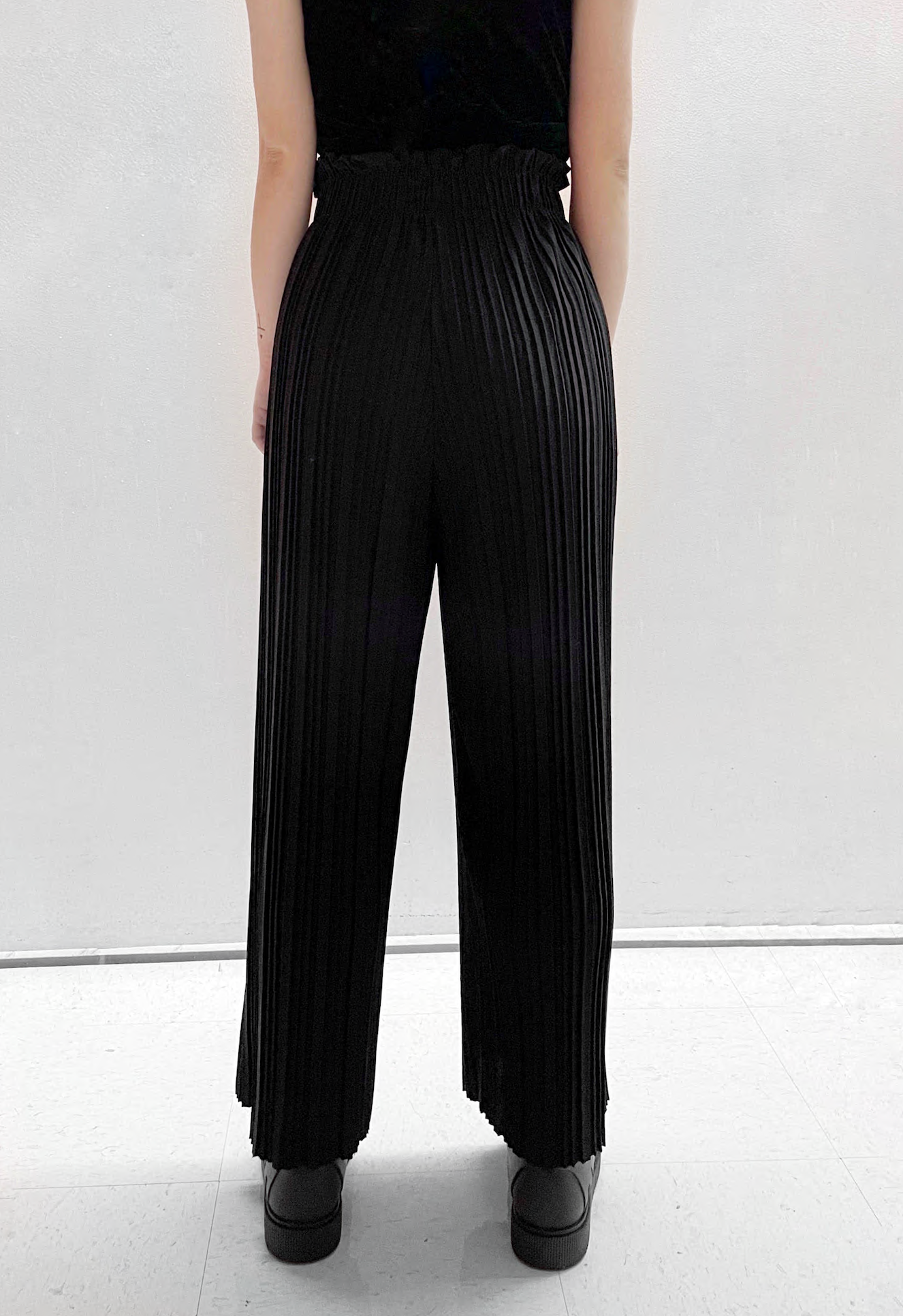 1ST FIT PLEAT PANTS - BACK