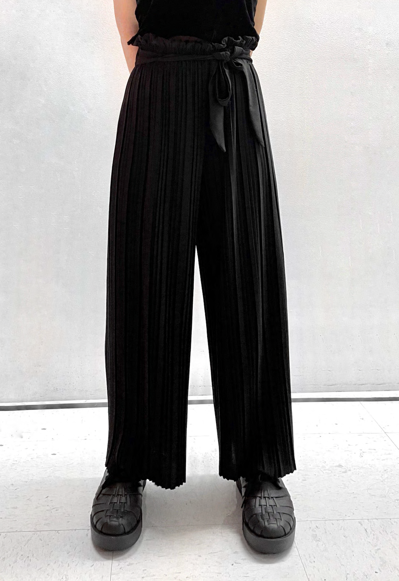 1ST FIT PLEAT PANTS - FRONT