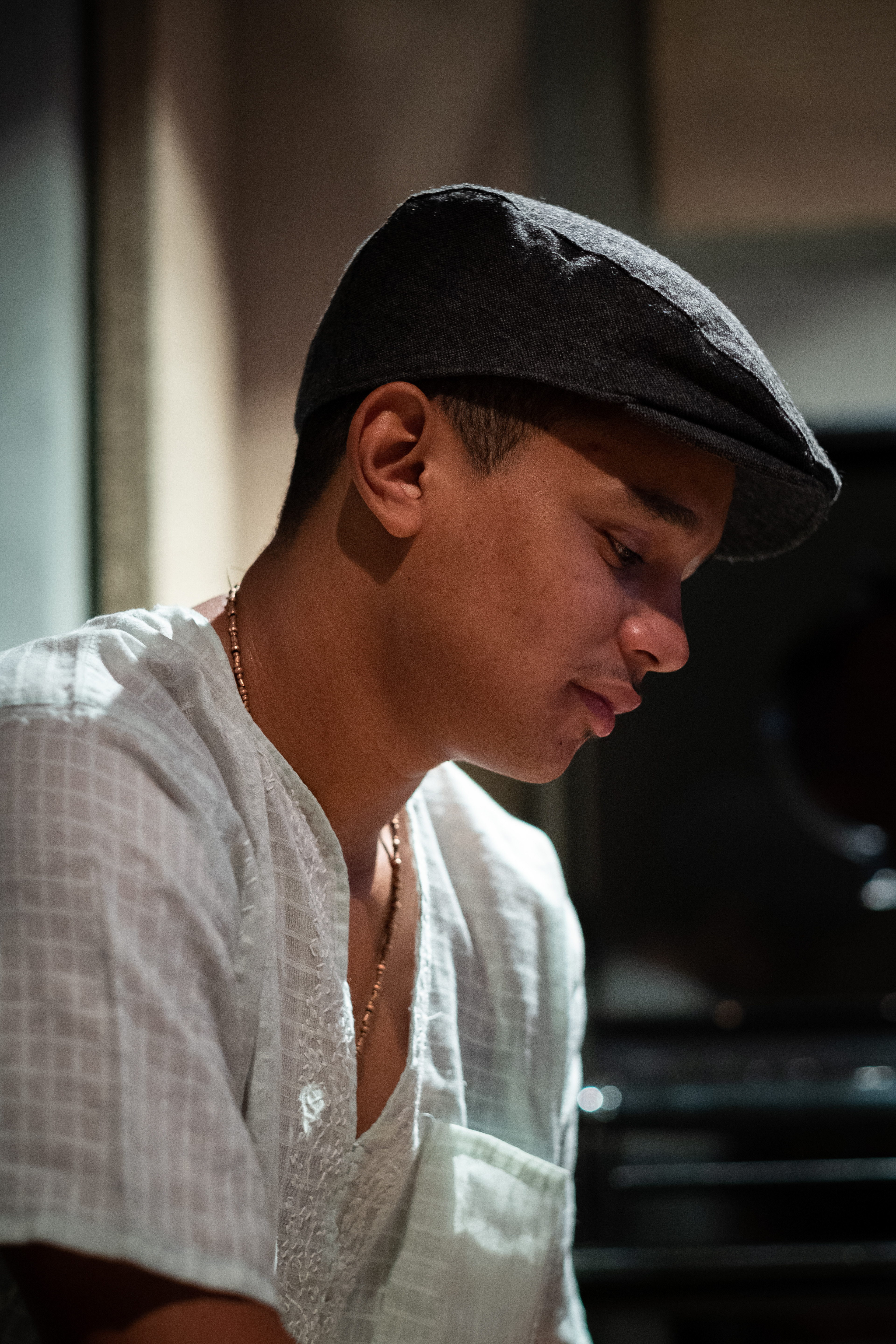 Horus talks about his career, his achievements and dreams. while now he's able to record in a studio, he started much lower. presenting his lyrics in open mics and rapping on busses when he first migrated to Colombia. One of his dreams is to buy a house for his mother and allow her to retire. Caracas, March 22, 2019