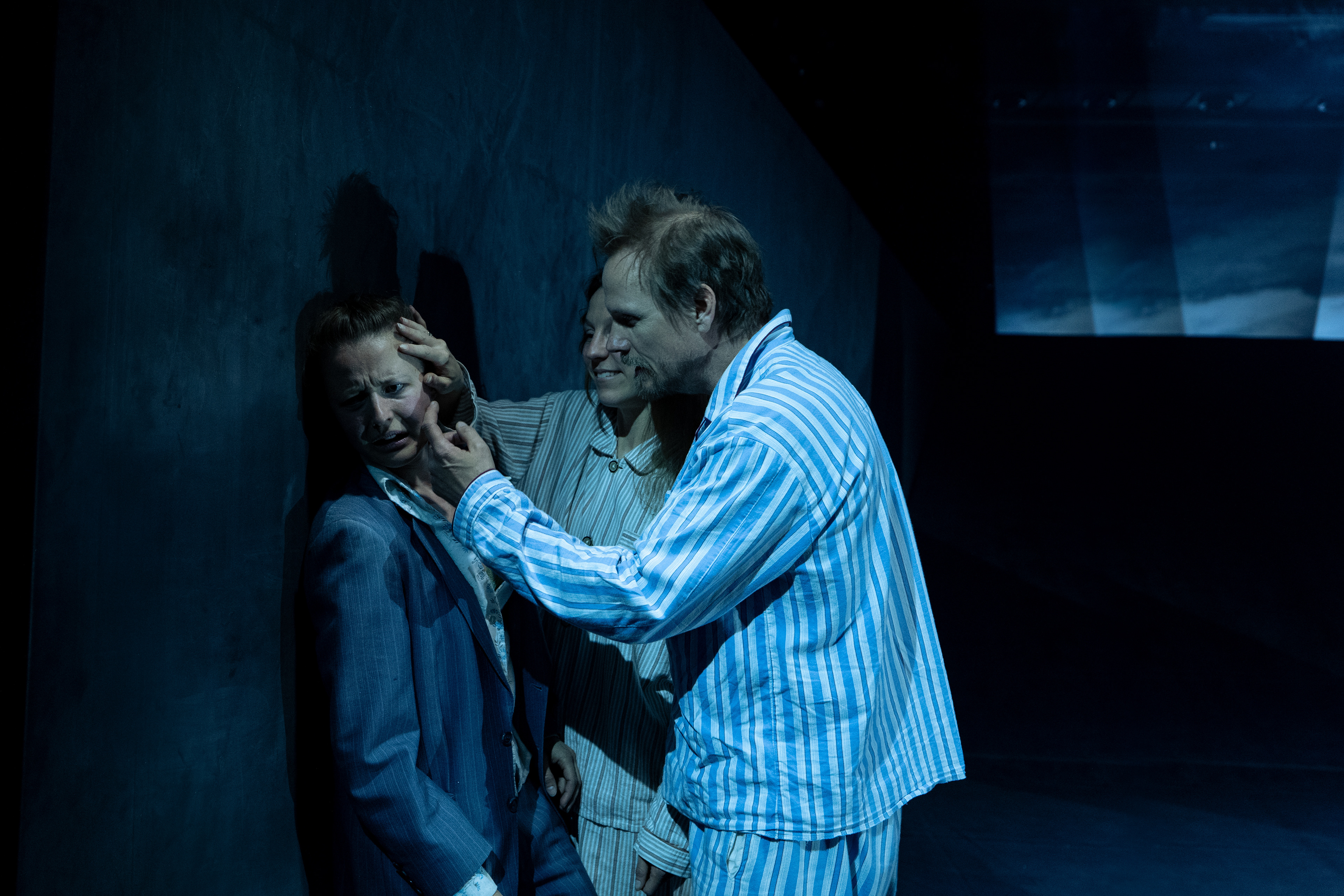 Kristi-Helene Engeberg, Stine Robin Eskildsen, Frode Bjorøy