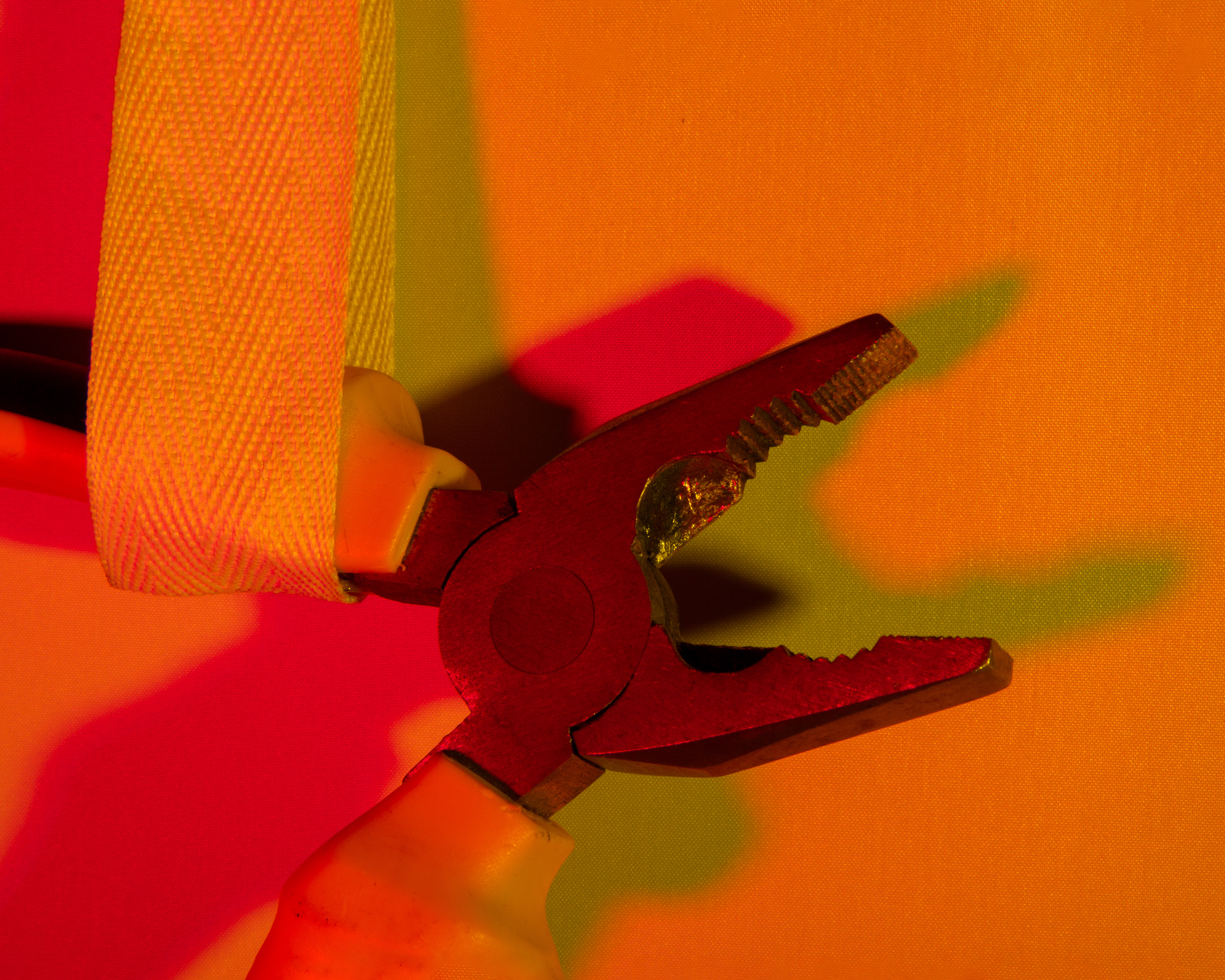 Print Version: Rolson 150mm Combi Pliers