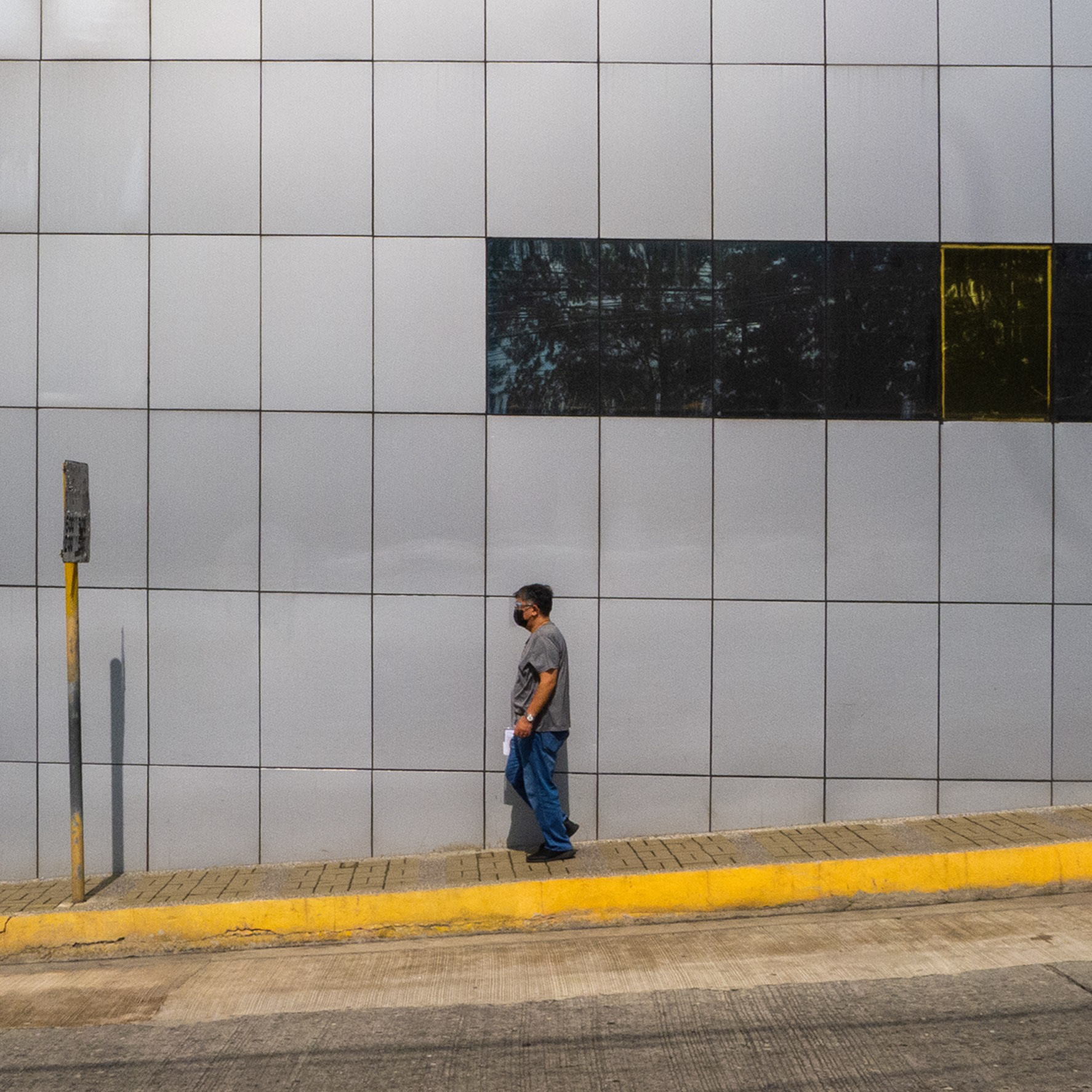 Pandemic blues, alone again. Lumix LX5.