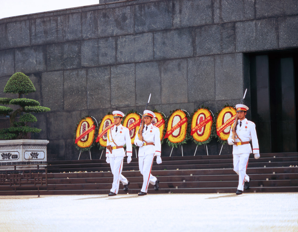 Ho Chi Minh Mausoleum, Ha Noi
