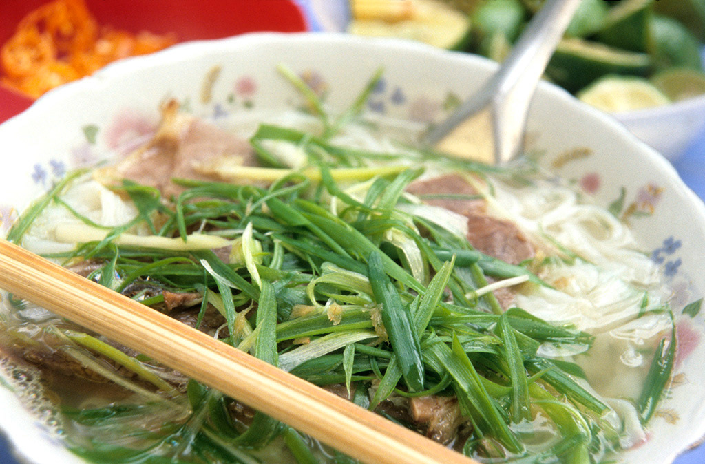 Pho (Vietnamese rice noodle)