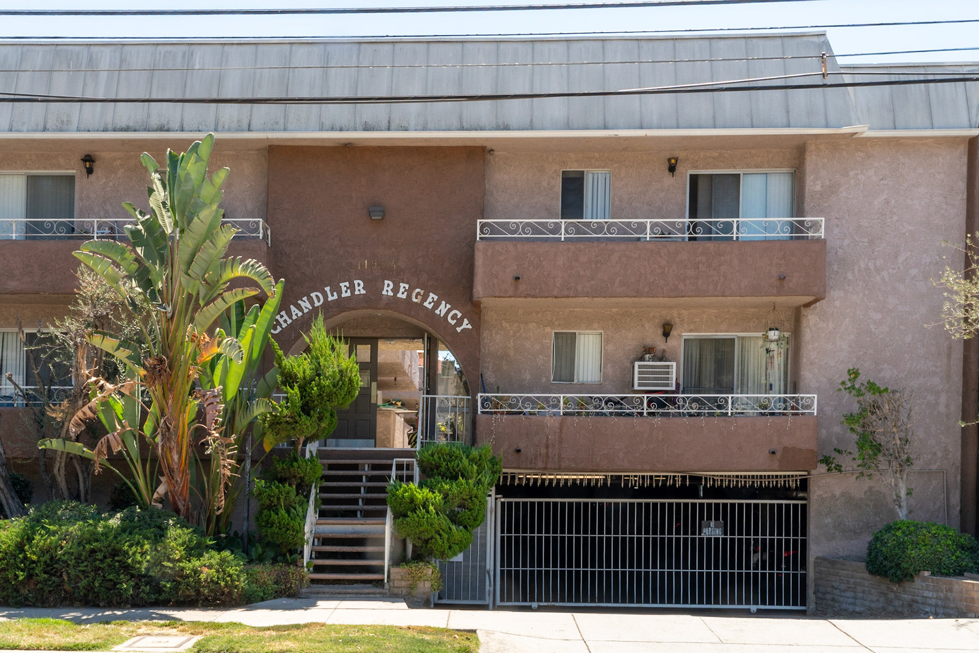 CASAS, VILLAS AND MANORS OF LA