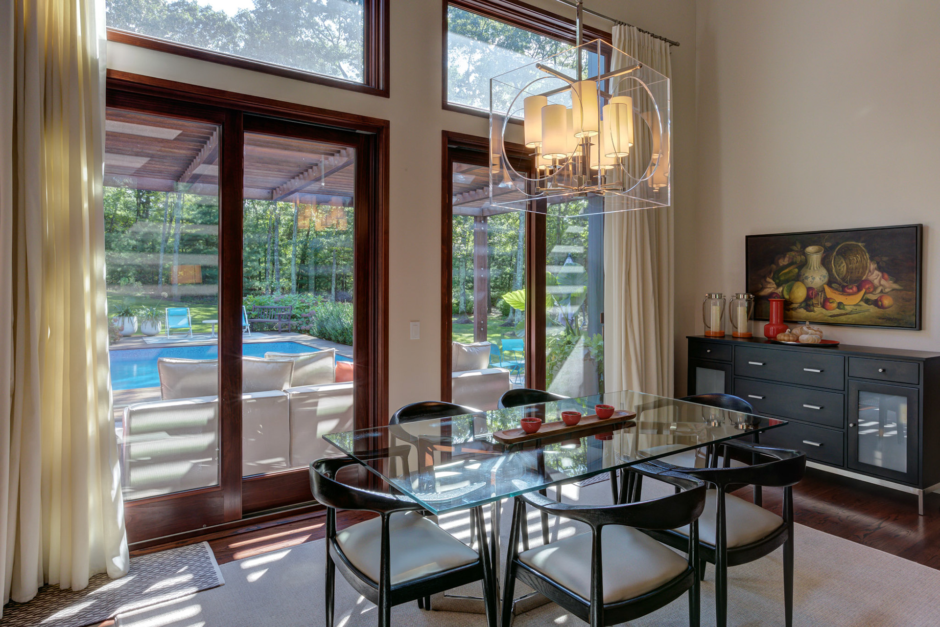 Real Estate Photo of modern dining room