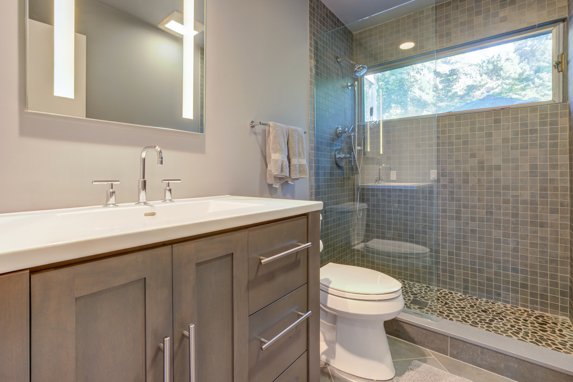 Real estate photography of bathroom
