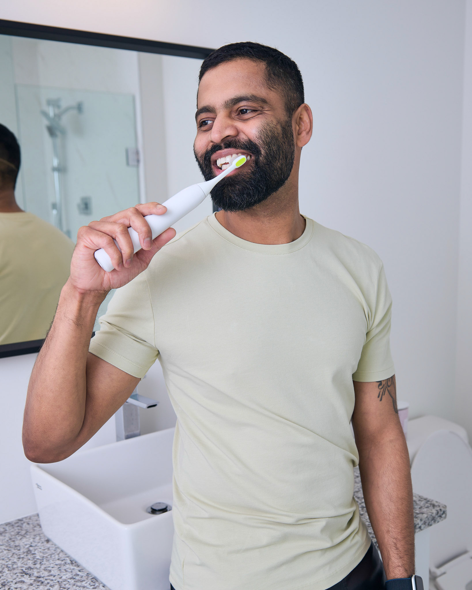 Kish Manscaped and tooth brush