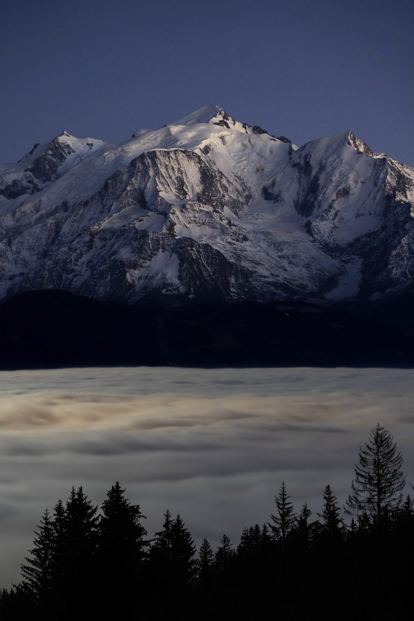 Mont Blanc à l'heure bleu