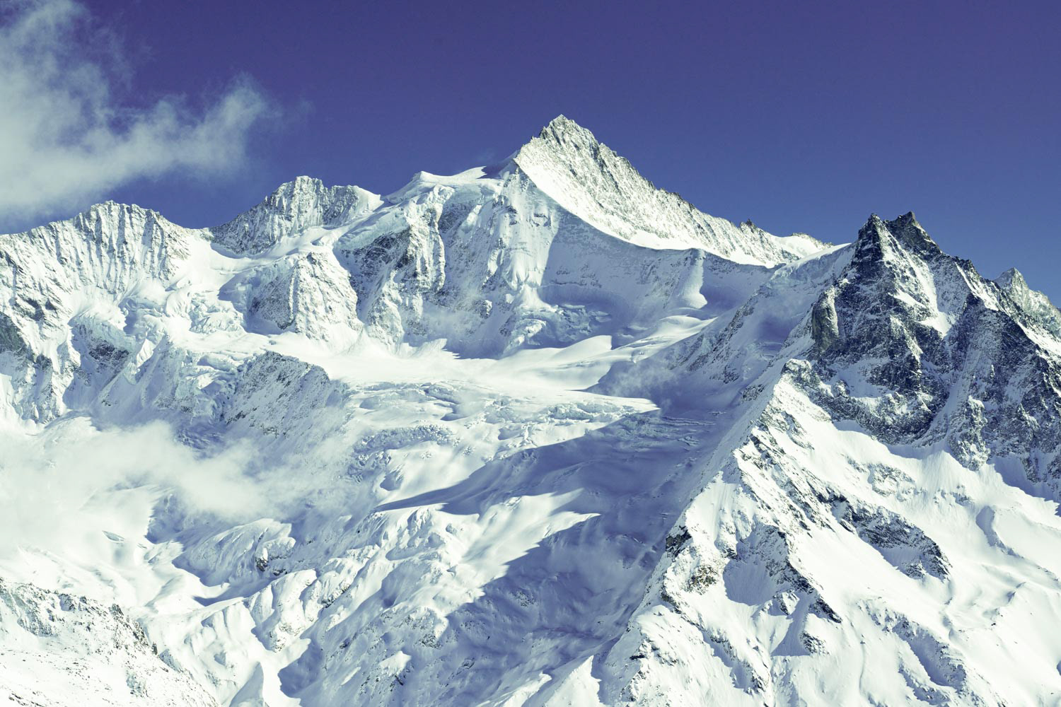 Arête du banc de Moming au pied du Zinalrothorn