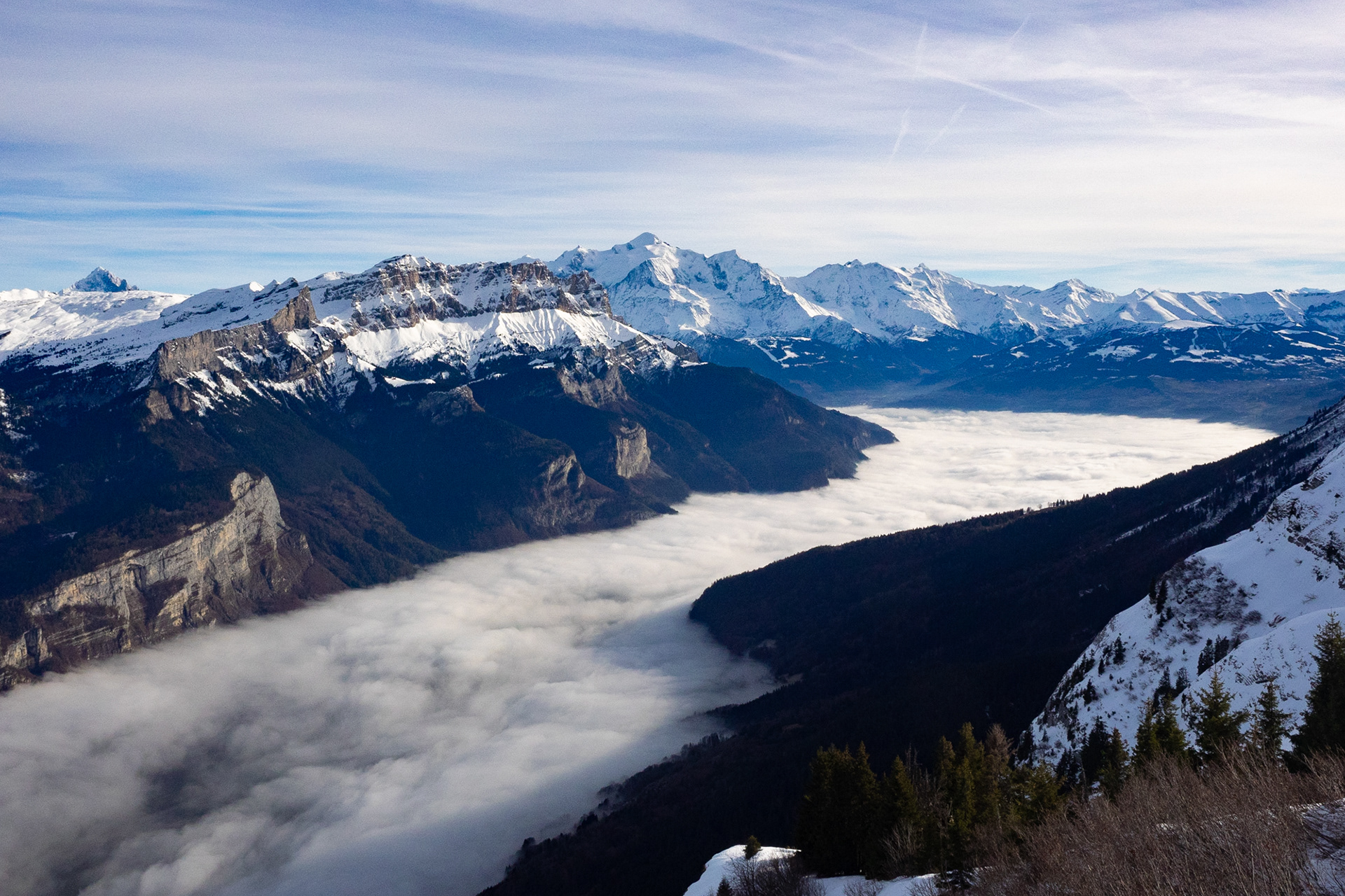 Vallée du Giffre sous les nuages
