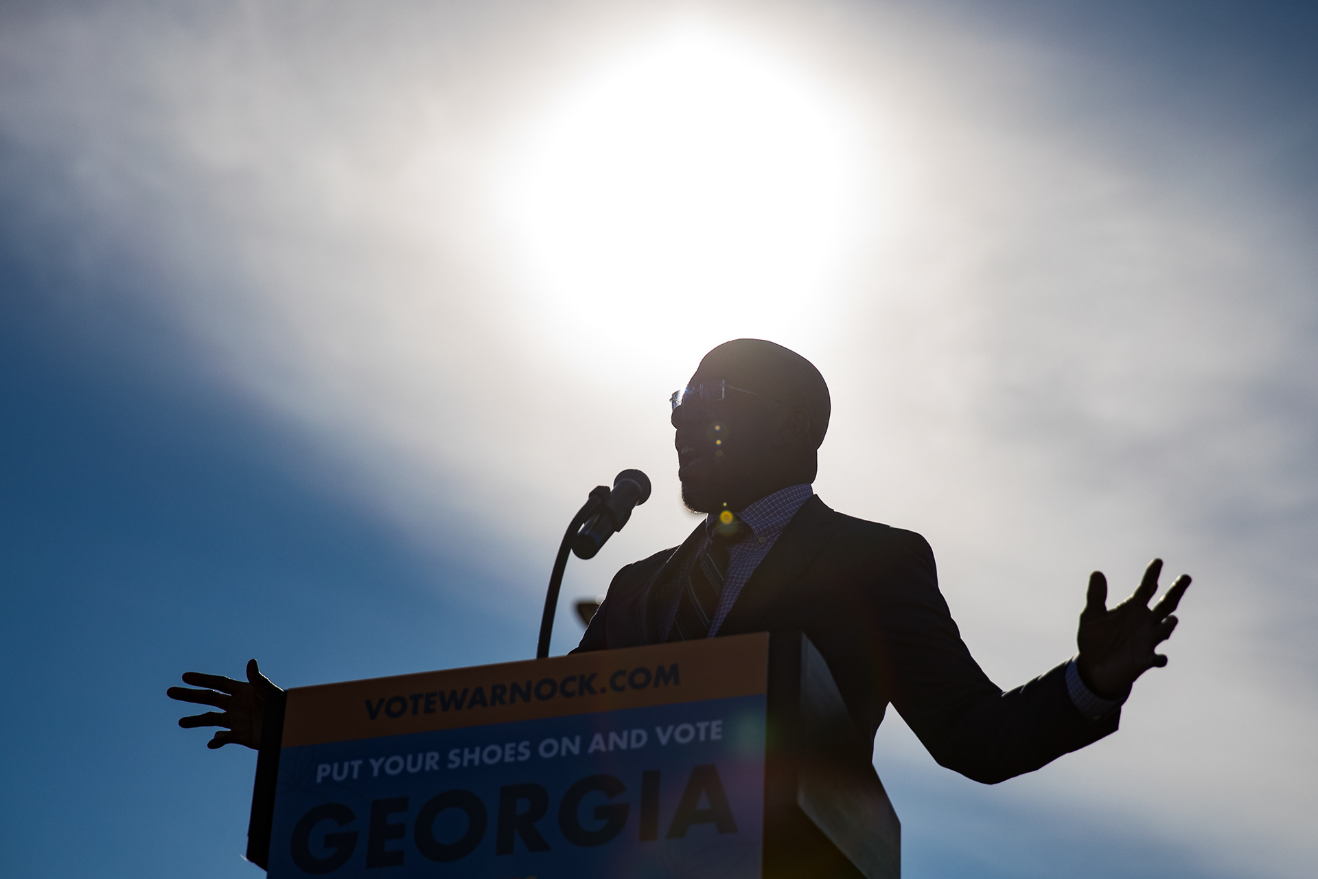 U.S. Sen. Reverend Raphael Warnock campaigns in Clayton County ahead of the Jan. 5 runoffs.