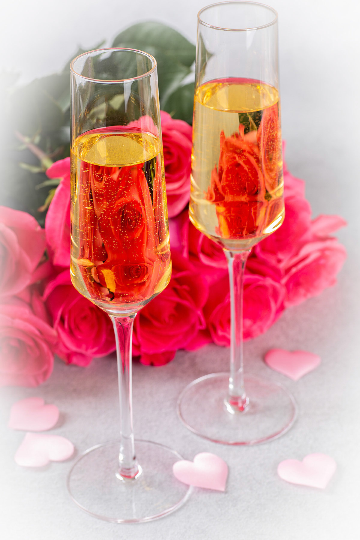 Valentine champagne with pink roses