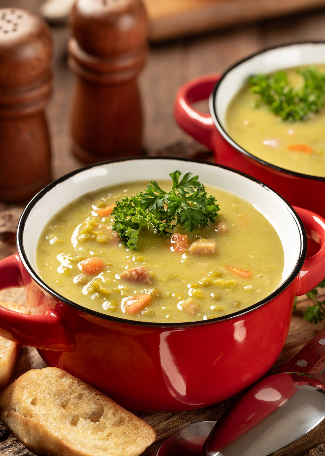 Split pea soup with ham and carrots