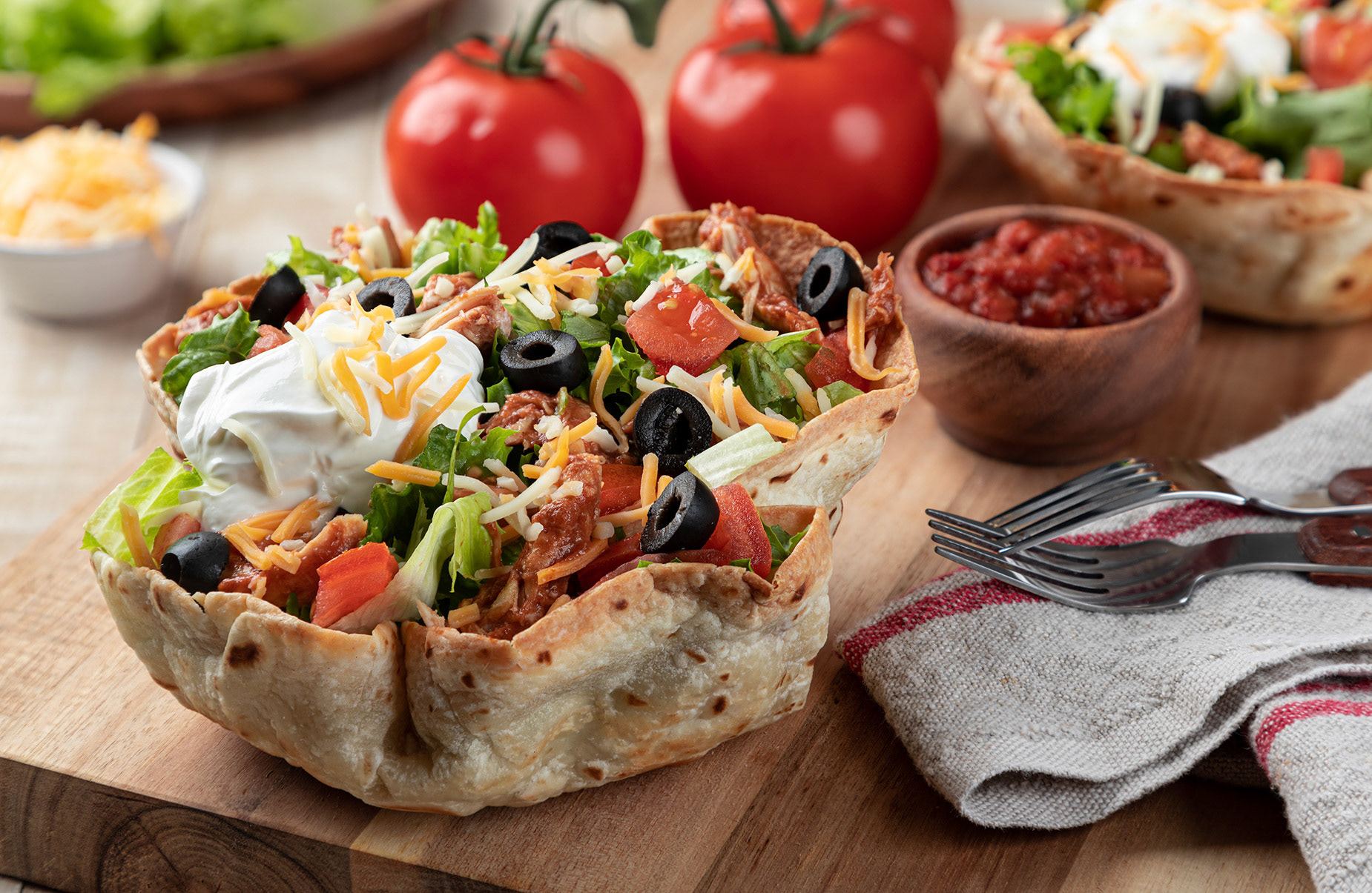 Taco salad in a tortilla shell