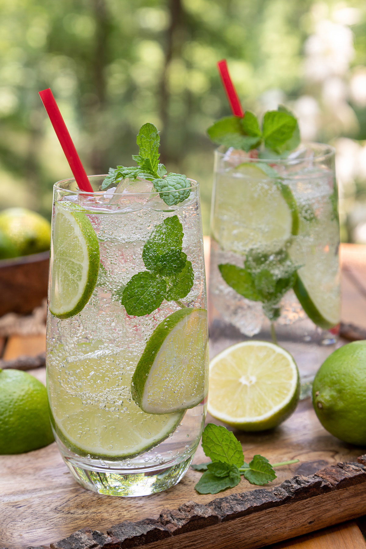 Mojito with lime slices and mint