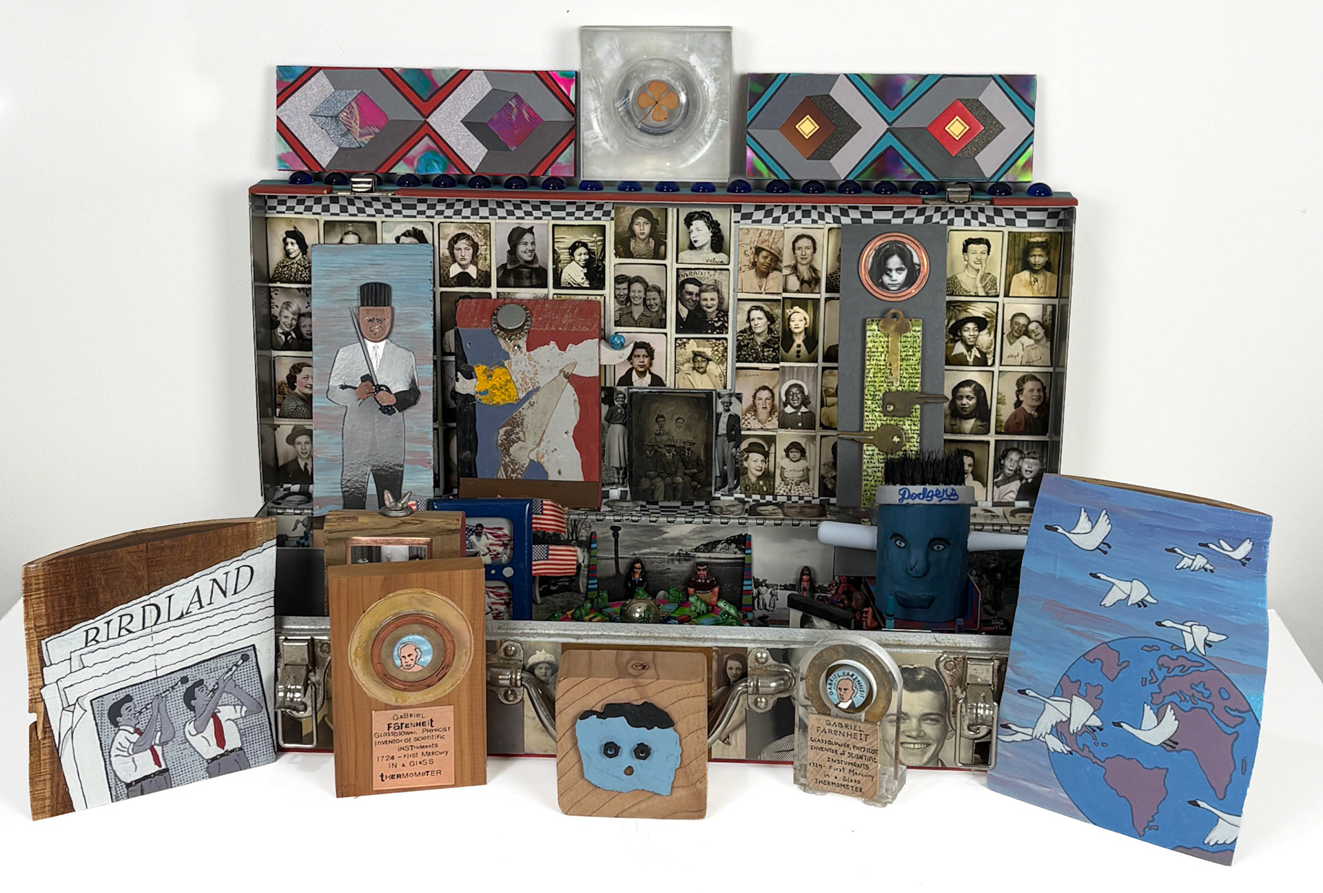 VINTAGE TOOL BOX - CONTENTS