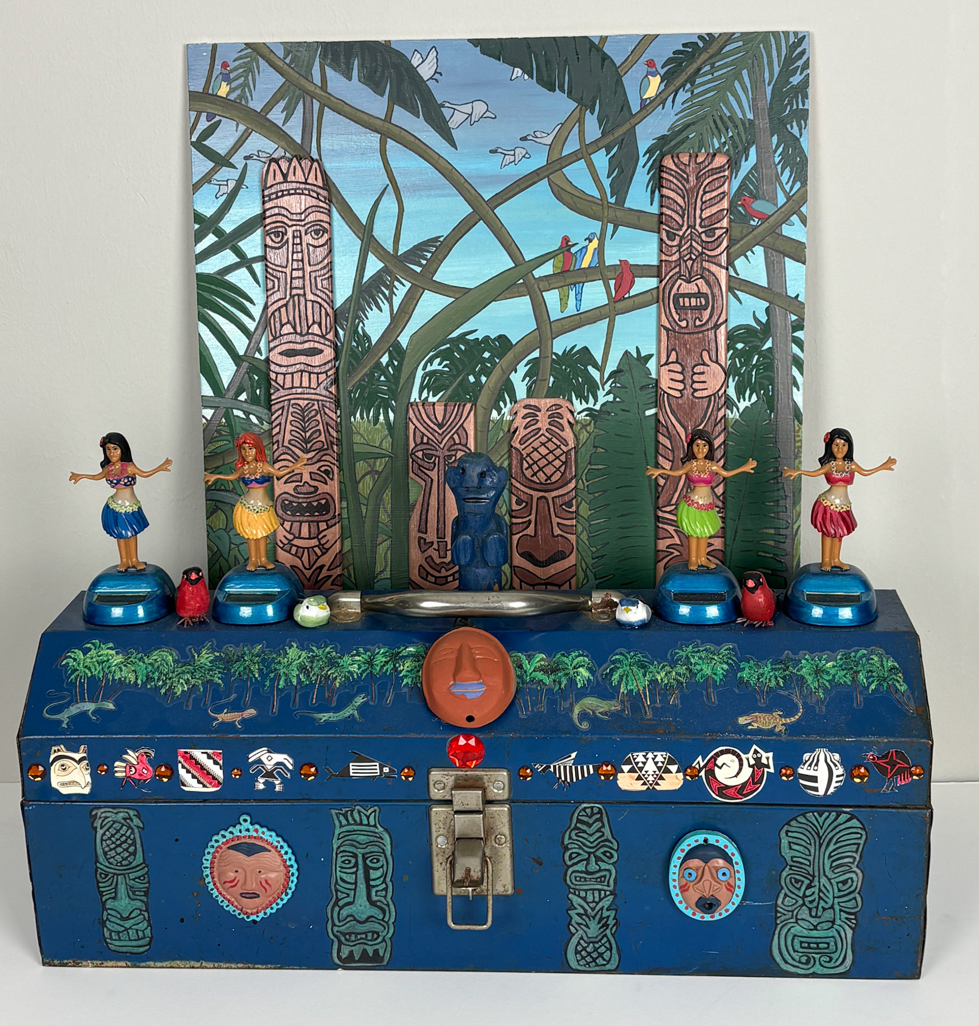 TOTEM TOOL BOX