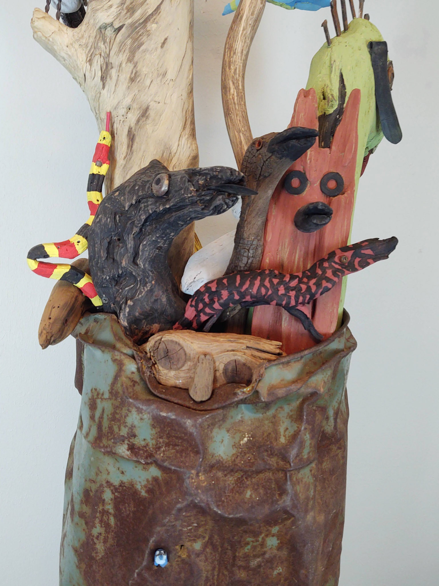WILDLIFE (DETAIL)
