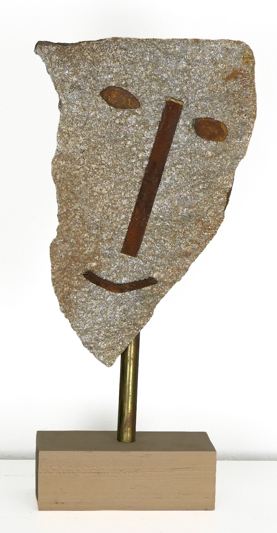 FACES (BRASS STAND)