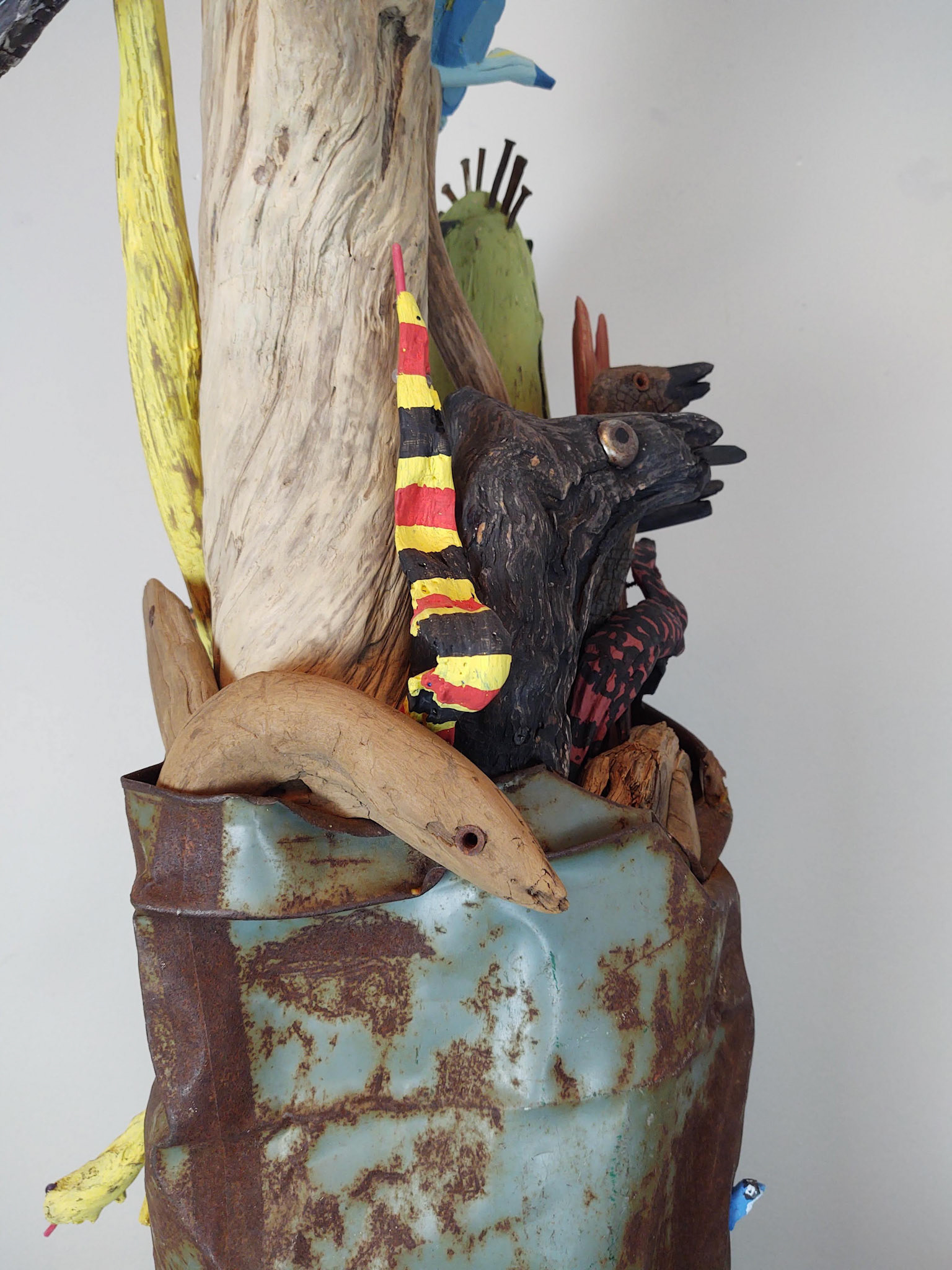 WILDLIFE (DETAIL)