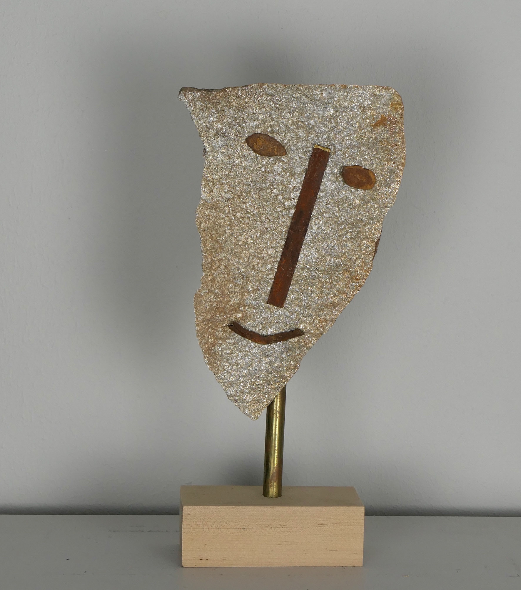 FACES (BRASS STAND)
