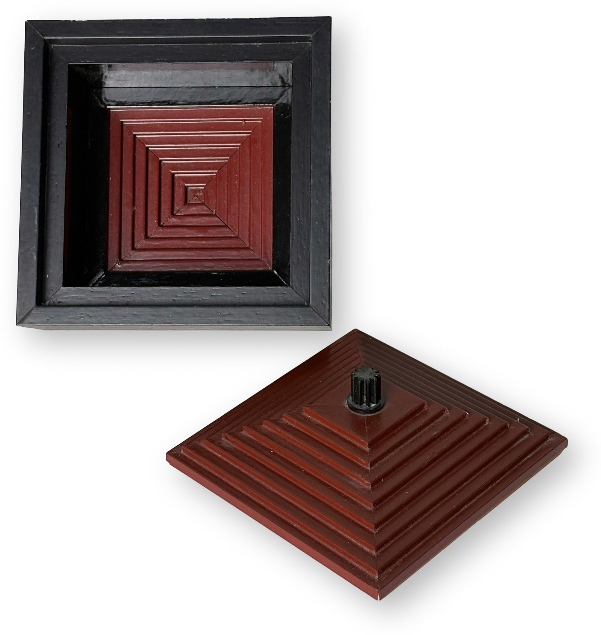BLACK AND BROWN STEP BOX (DETAIL)