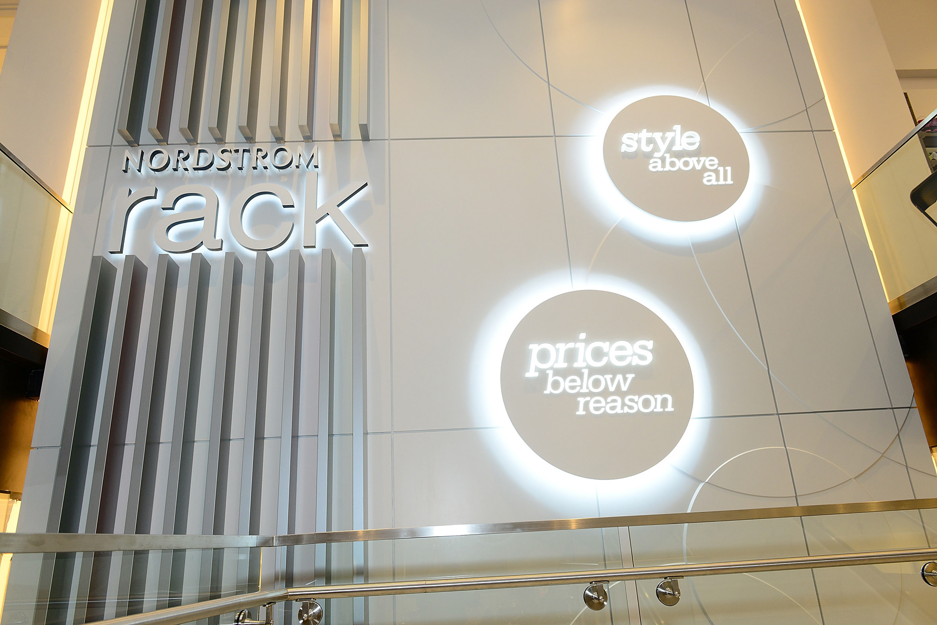 Nordstrom Rack Lincoln Square - Hoshide Wanzer Architects
