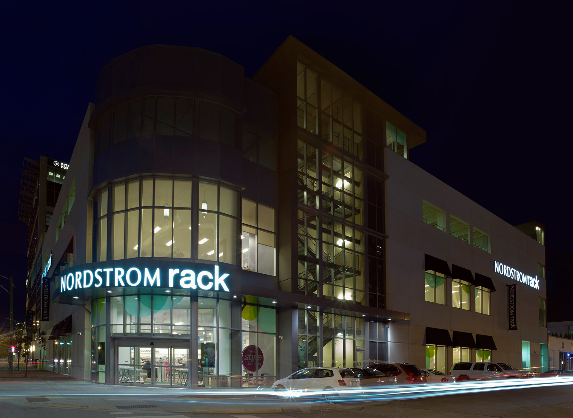 Nordstrom Rack Lincoln Square - Hoshide Wanzer Architects