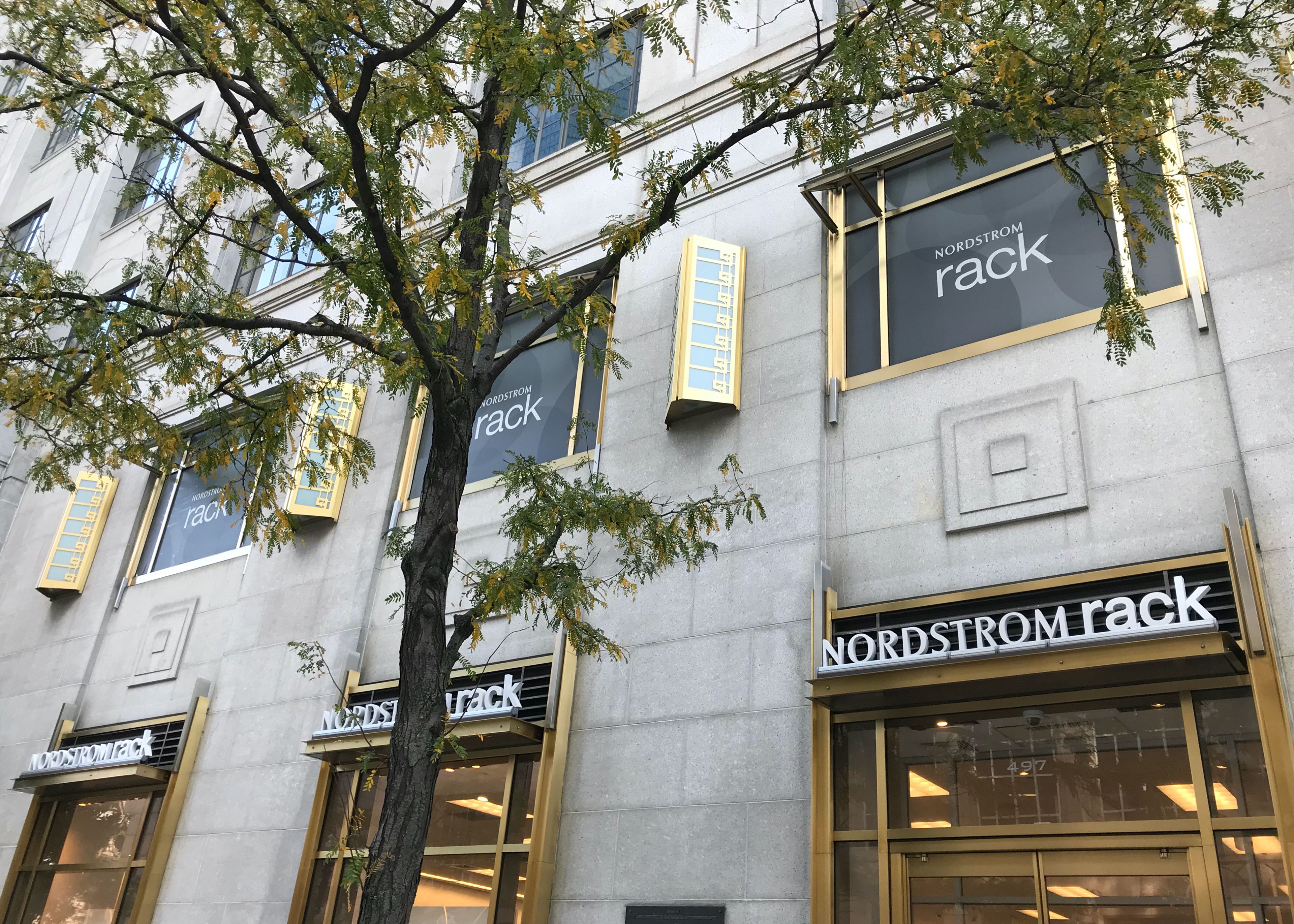Nordstrom Rack Lincoln Square - Hoshide Wanzer Architects