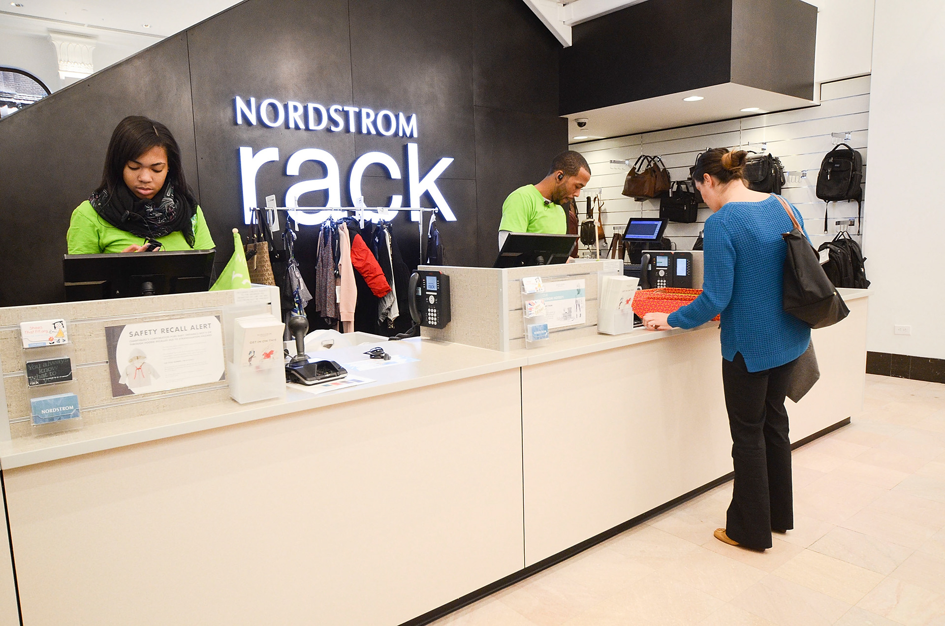 Nordstrom Rack Lincoln Square - Hoshide Wanzer Architects