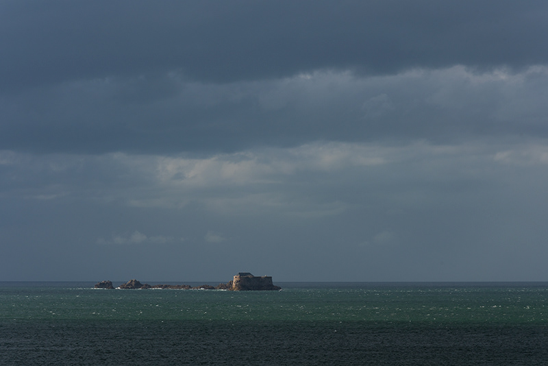 Fort au loin