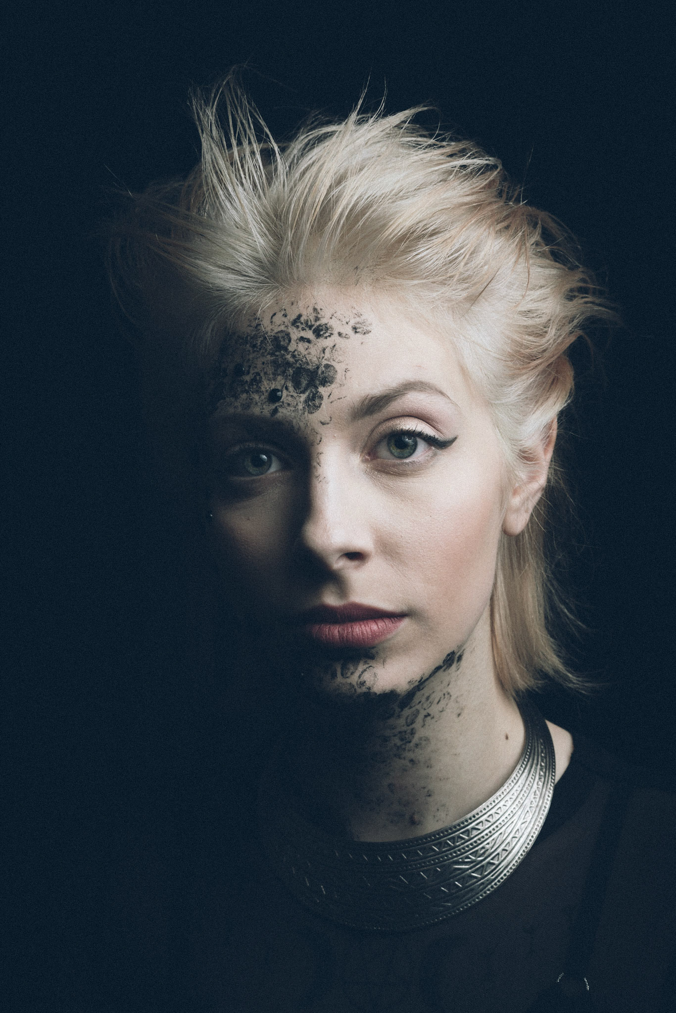 Maya Mondino @mayamondinoMua Vera Carbone Makeup @scrub_chillypepperPhoto Simone Soldà @theitalianportraitist