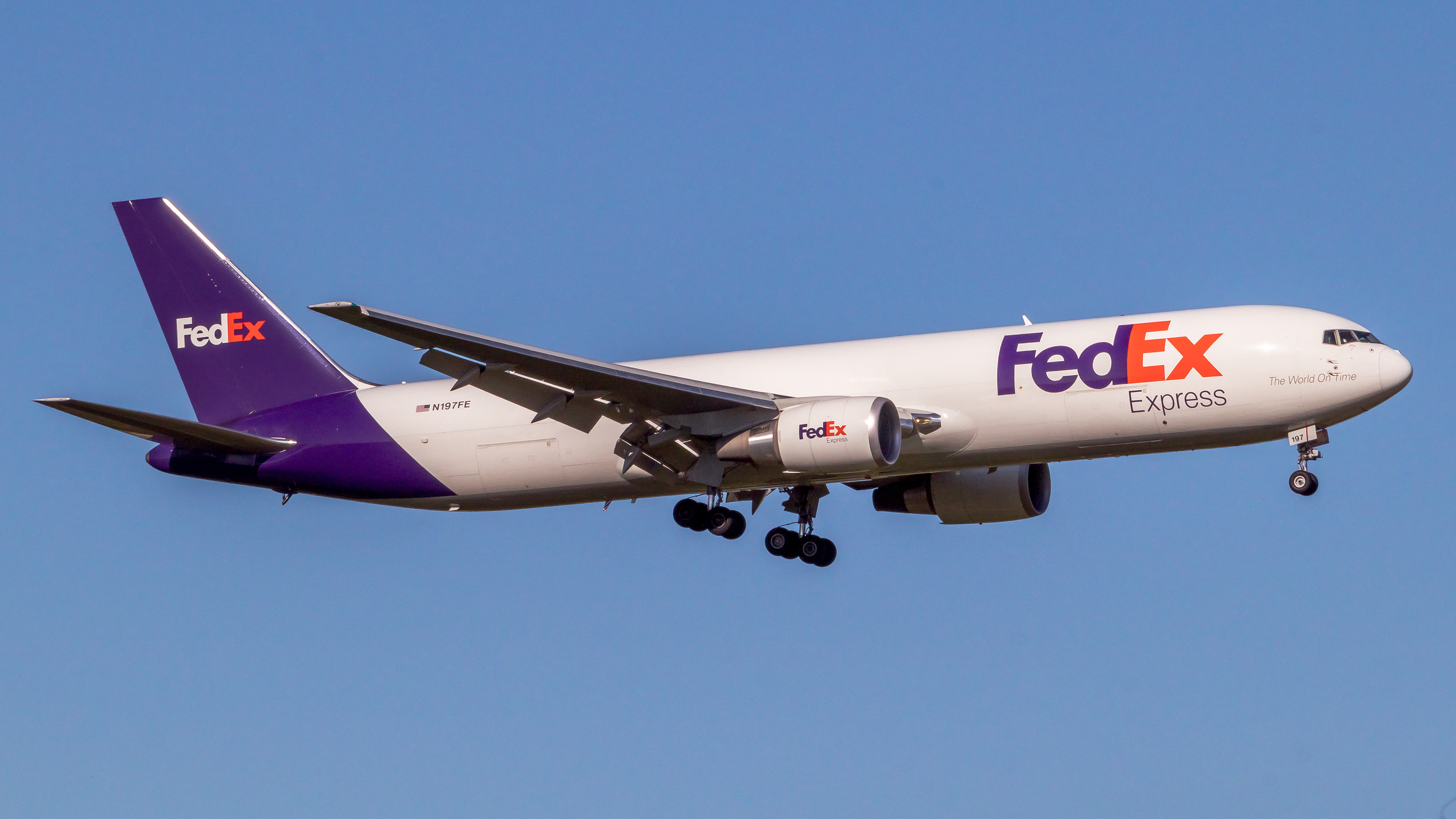 FedEx 767