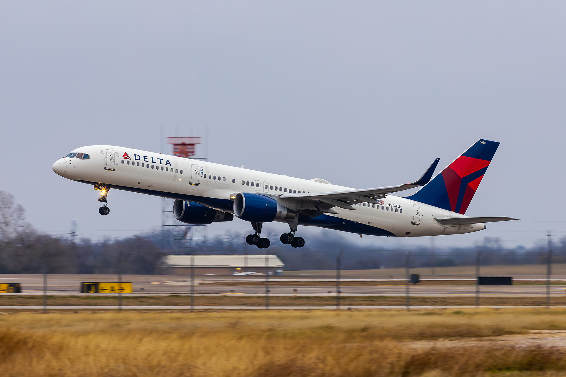 Delta 757