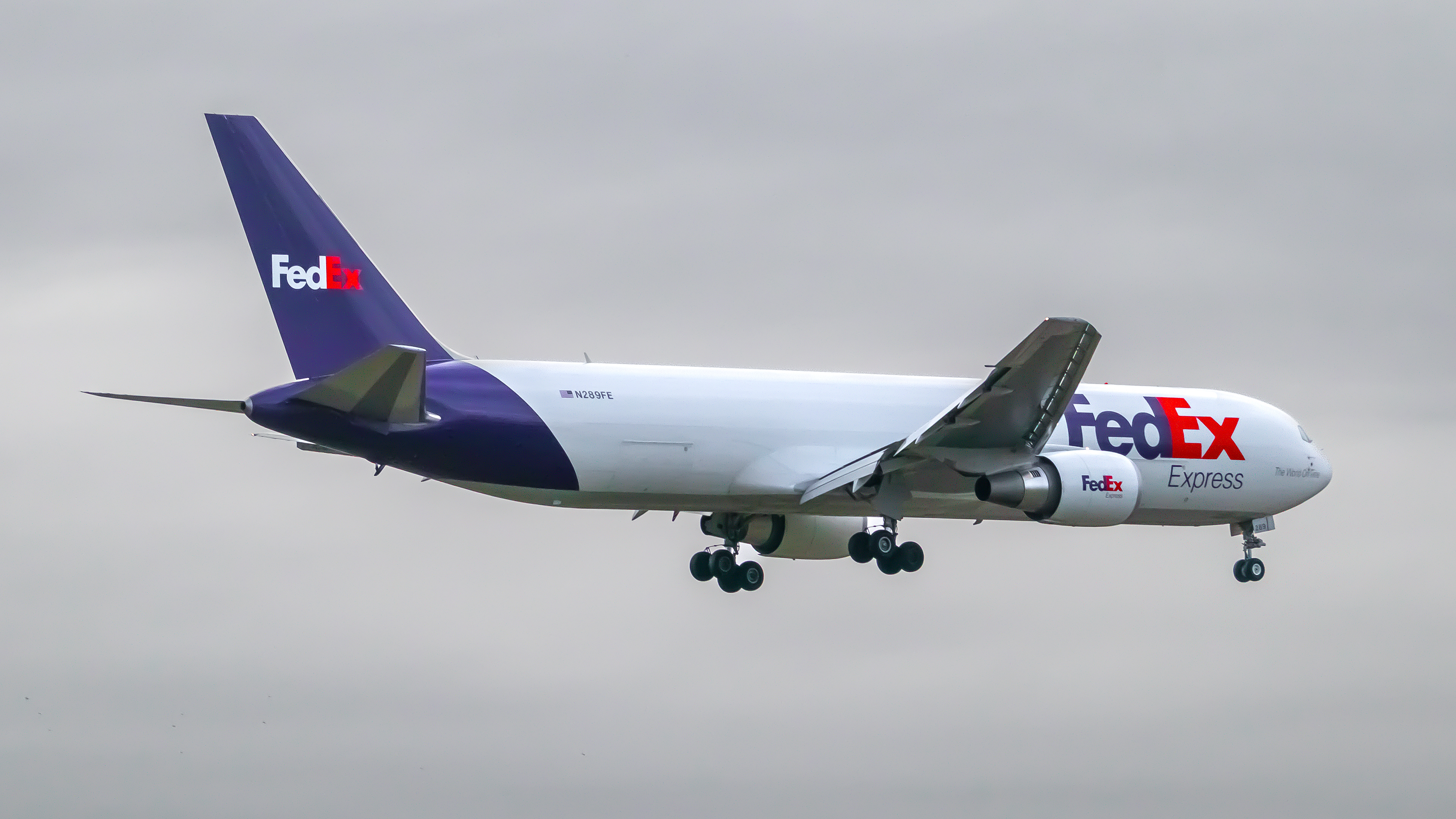 FedEx 767