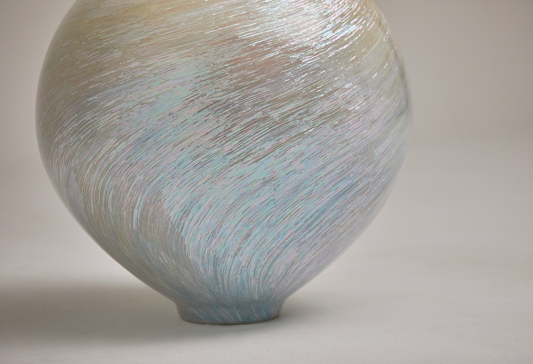 Moon Jar with mother of pearl