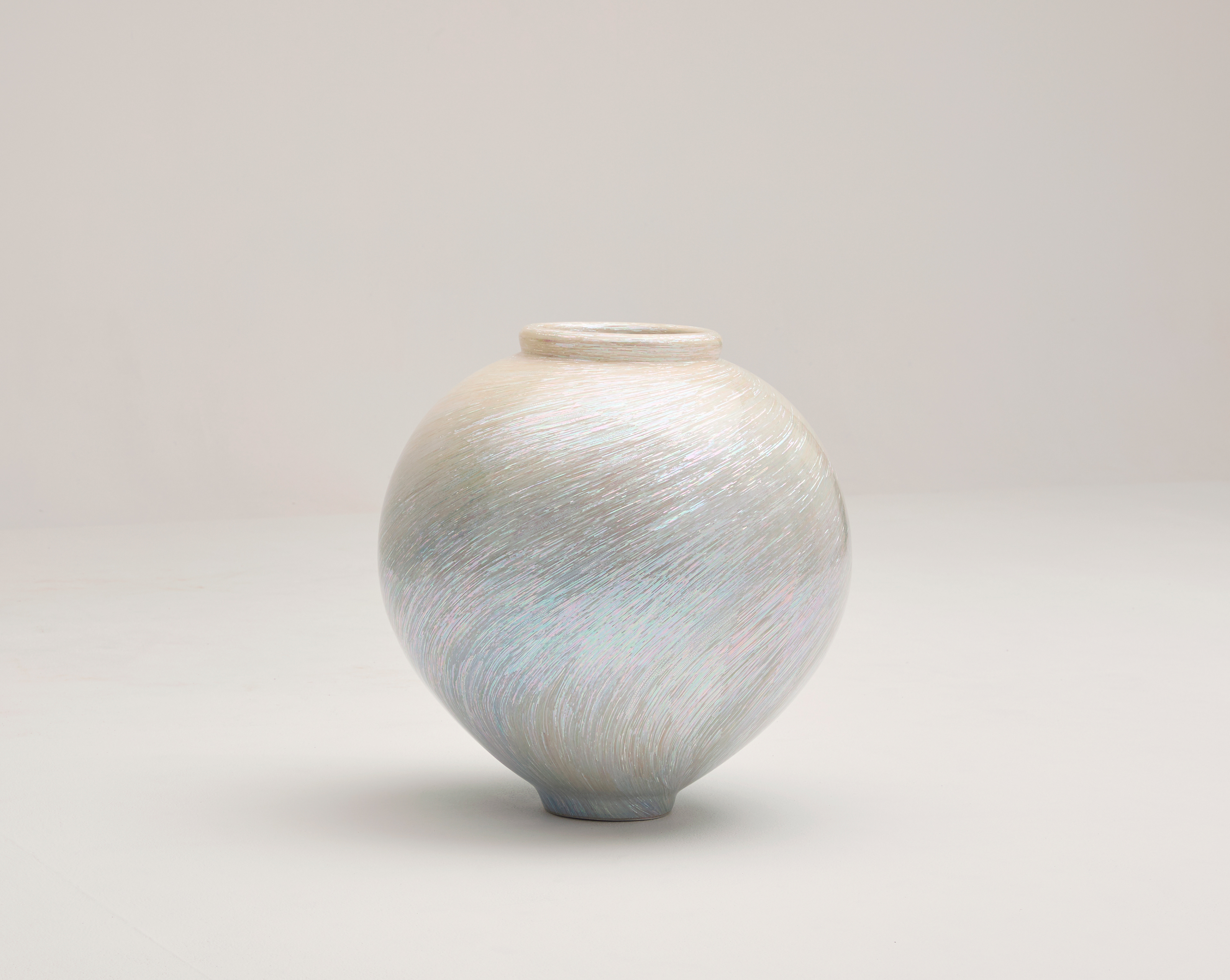 Moon Jar with mother of pearl